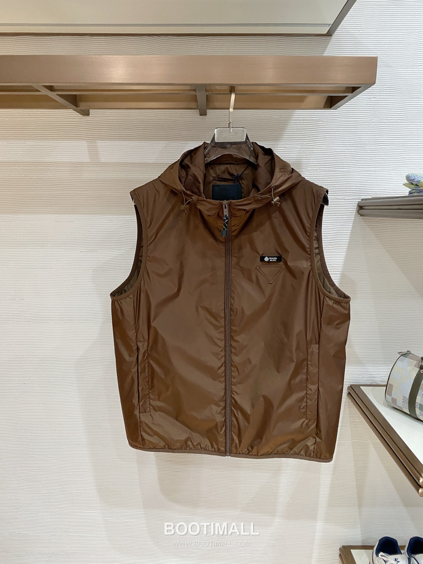 Prada SS26 Triangle Logo Vest Jacket 프라다 SS26 삼각 로고 베스트 재킷 1
