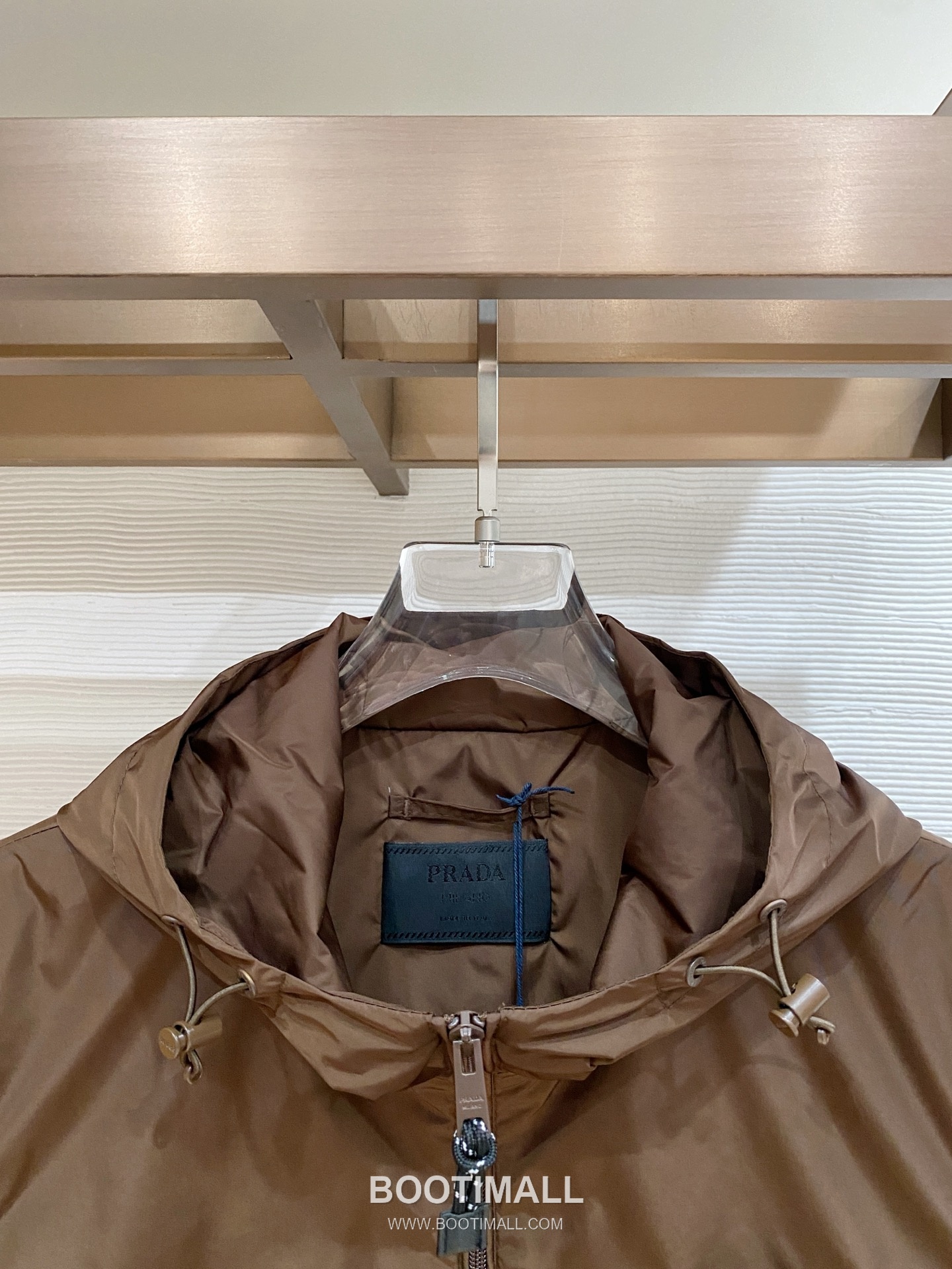 Prada SS26 Triangle Logo Vest Jacket 프라다 SS26 삼각 로고 베스트 재킷 2