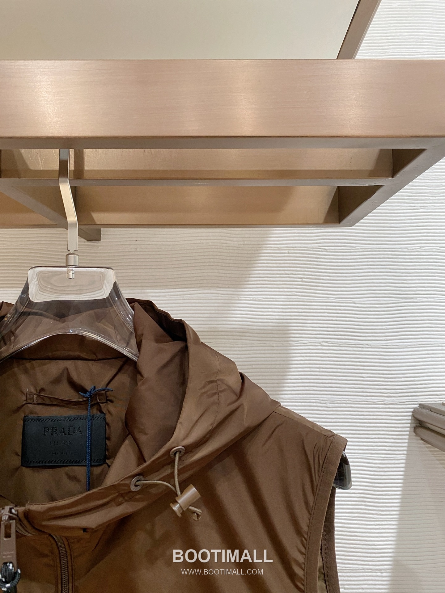 Prada SS26 Triangle Logo Vest Jacket 프라다 SS26 삼각 로고 베스트 재킷 3