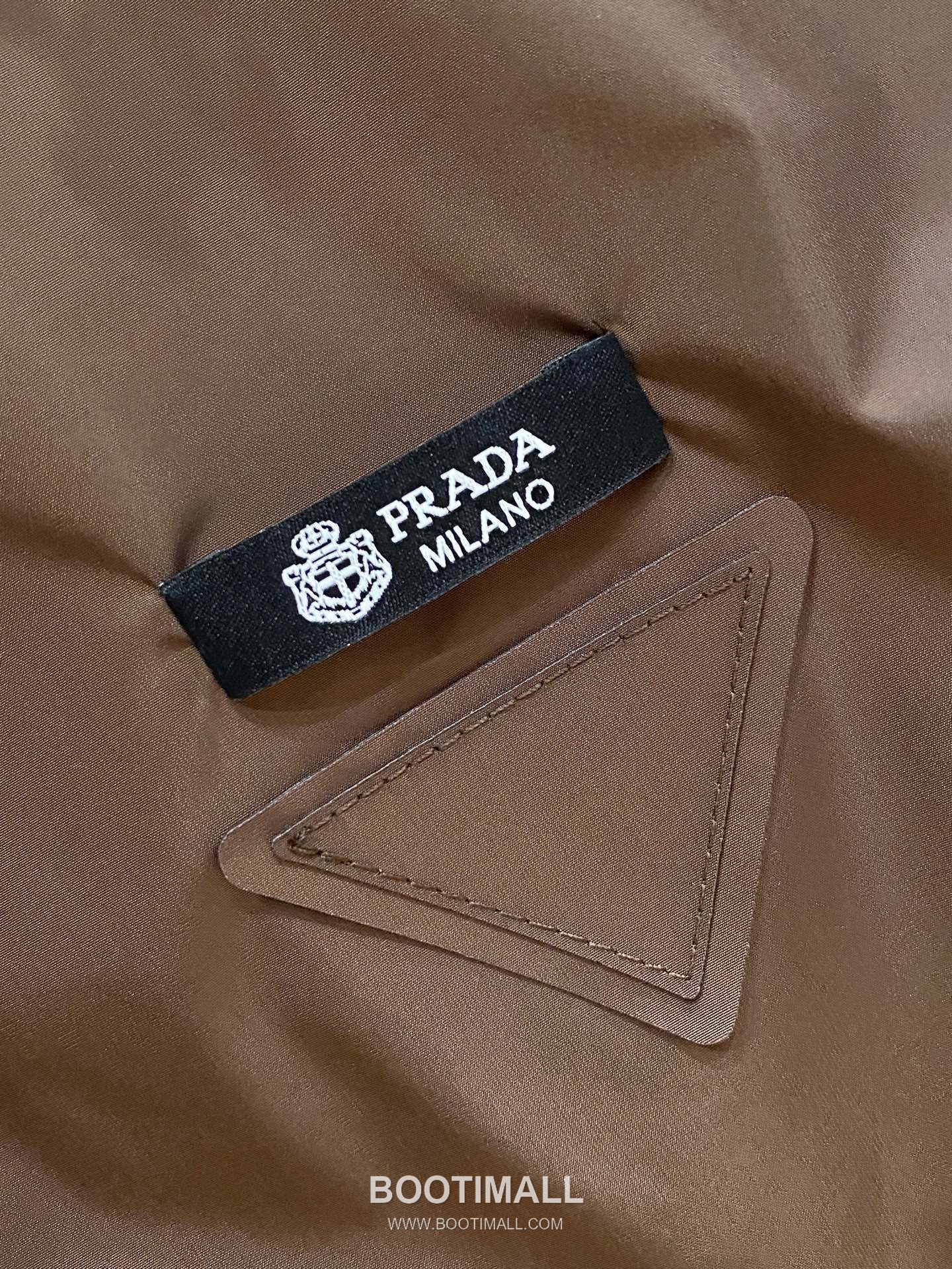 Prada SS26 Triangle Logo Vest Jacket 프라다 SS26 삼각 로고 베스트 재킷 4