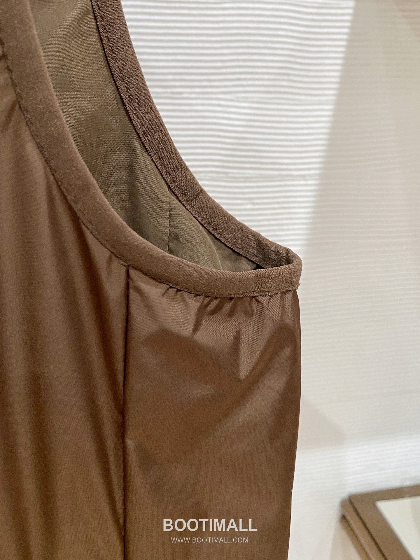 Prada SS26 Triangle Logo Vest Jacket 프라다 SS26 삼각 로고 베스트 재킷 7