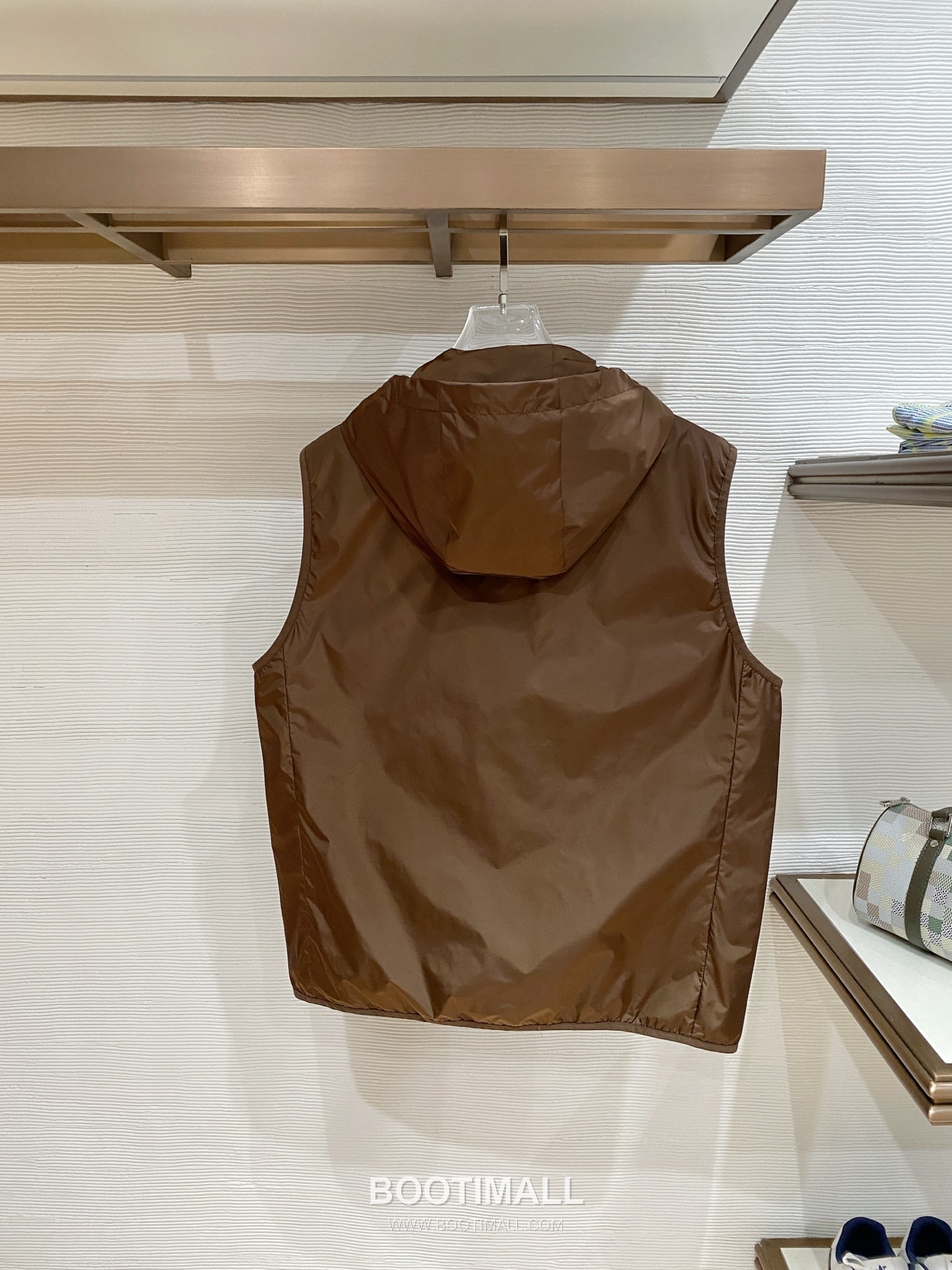 Prada SS26 Triangle Logo Vest Jacket 프라다 SS26 삼각 로고 베스트 재킷 9