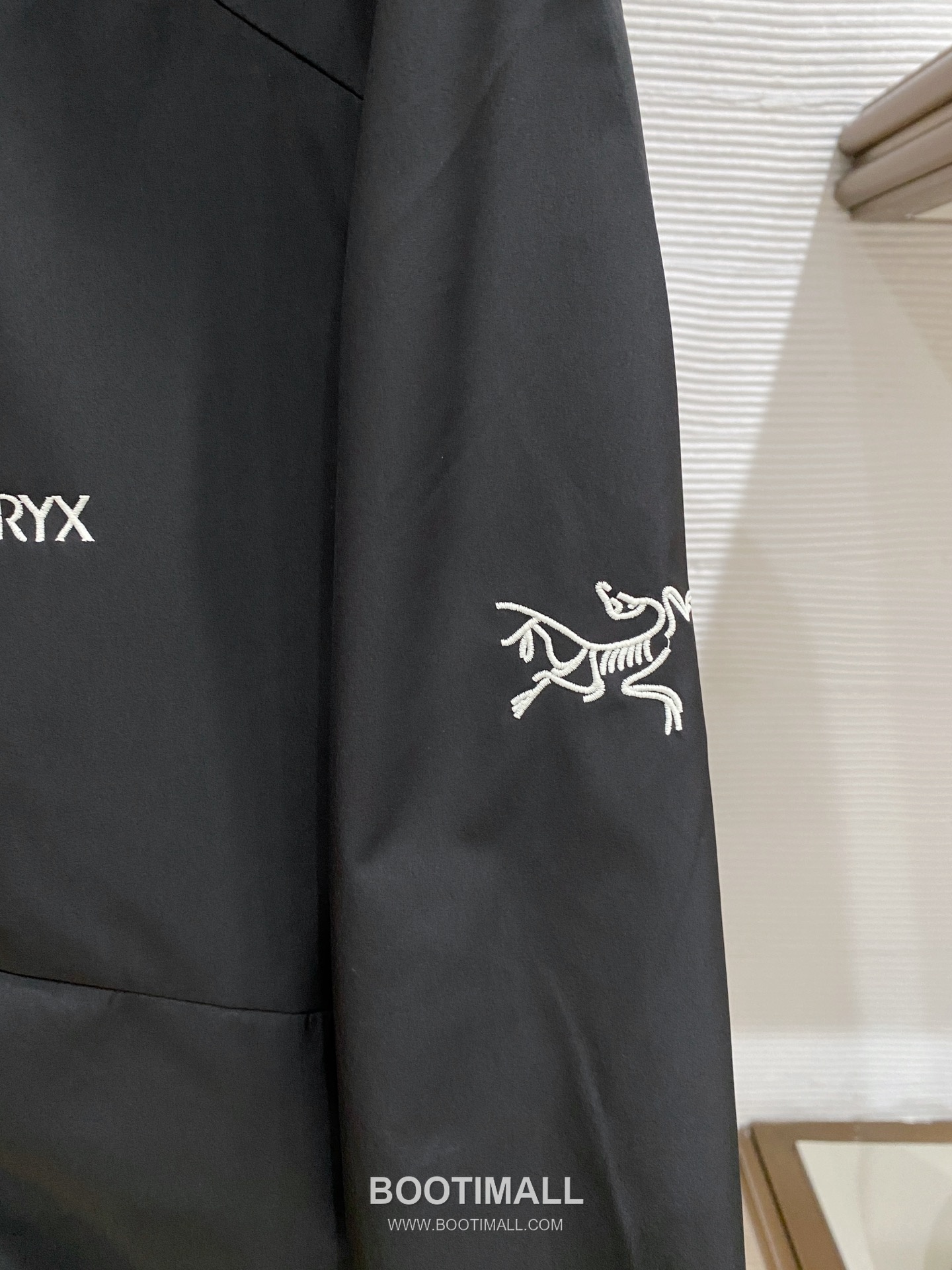 Arc'teryx SS26 Logo Lightweight Windbreaker Jacket 아크테릭스 SS26 로고 경량 바람막이 재킷 6