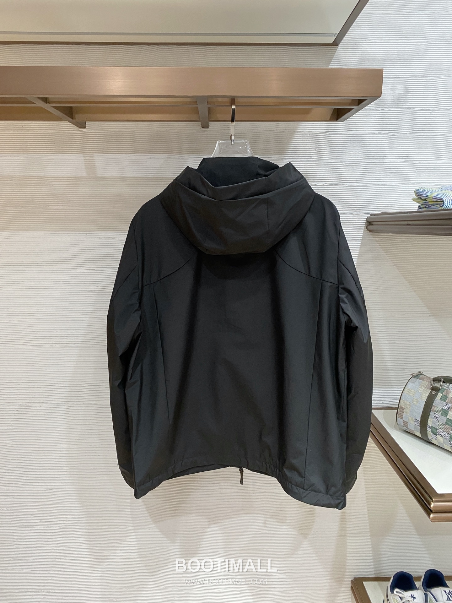 Arc'teryx SS26 Logo Lightweight Windbreaker Jacket 아크테릭스 SS26 로고 경량 바람막이 재킷 9