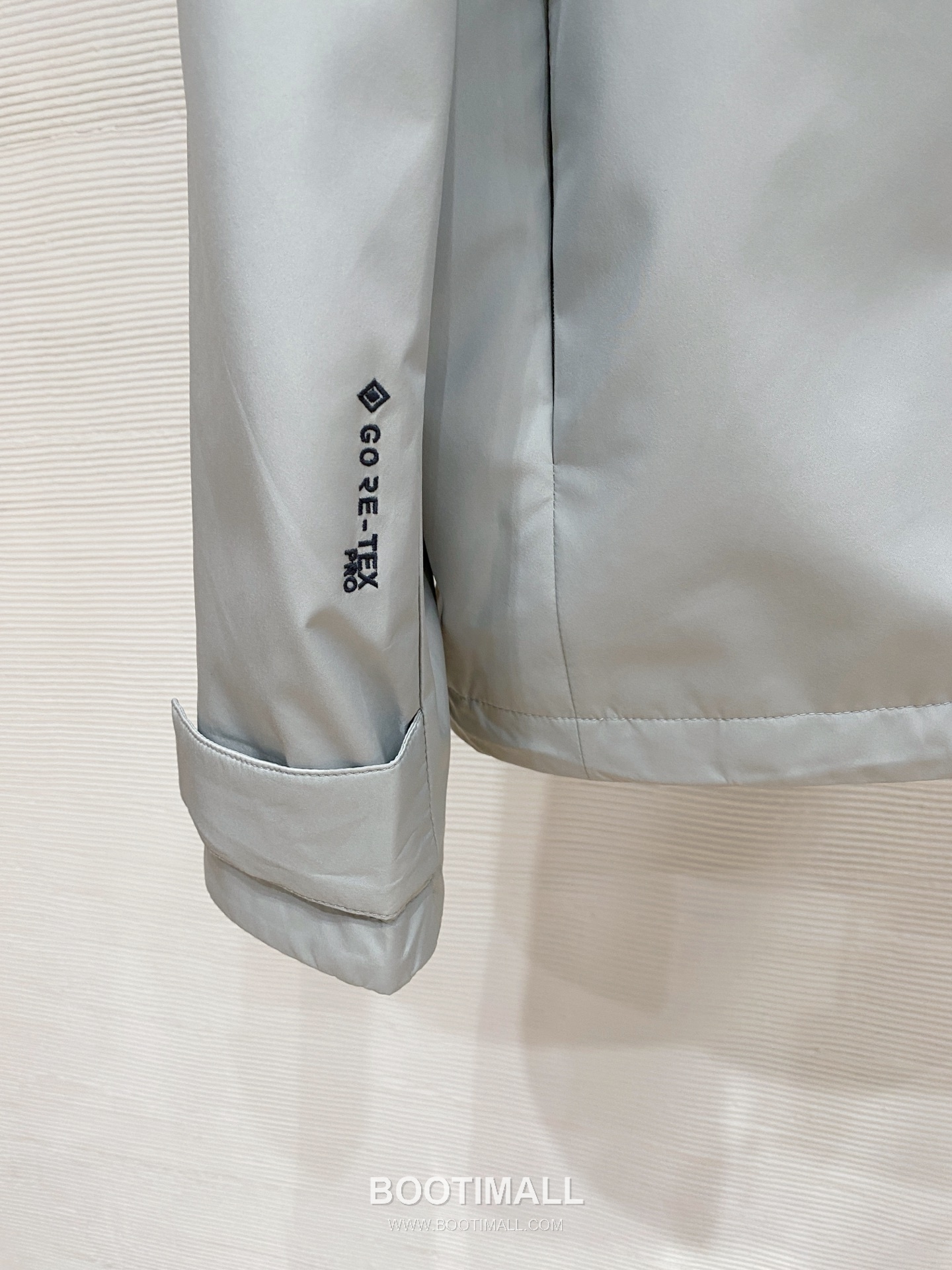 Arc'teryx SS26 Logo Lightweight Windbreaker Jacket 아크테릭스 SS26 로고 경량 바람막이 재킷 7
