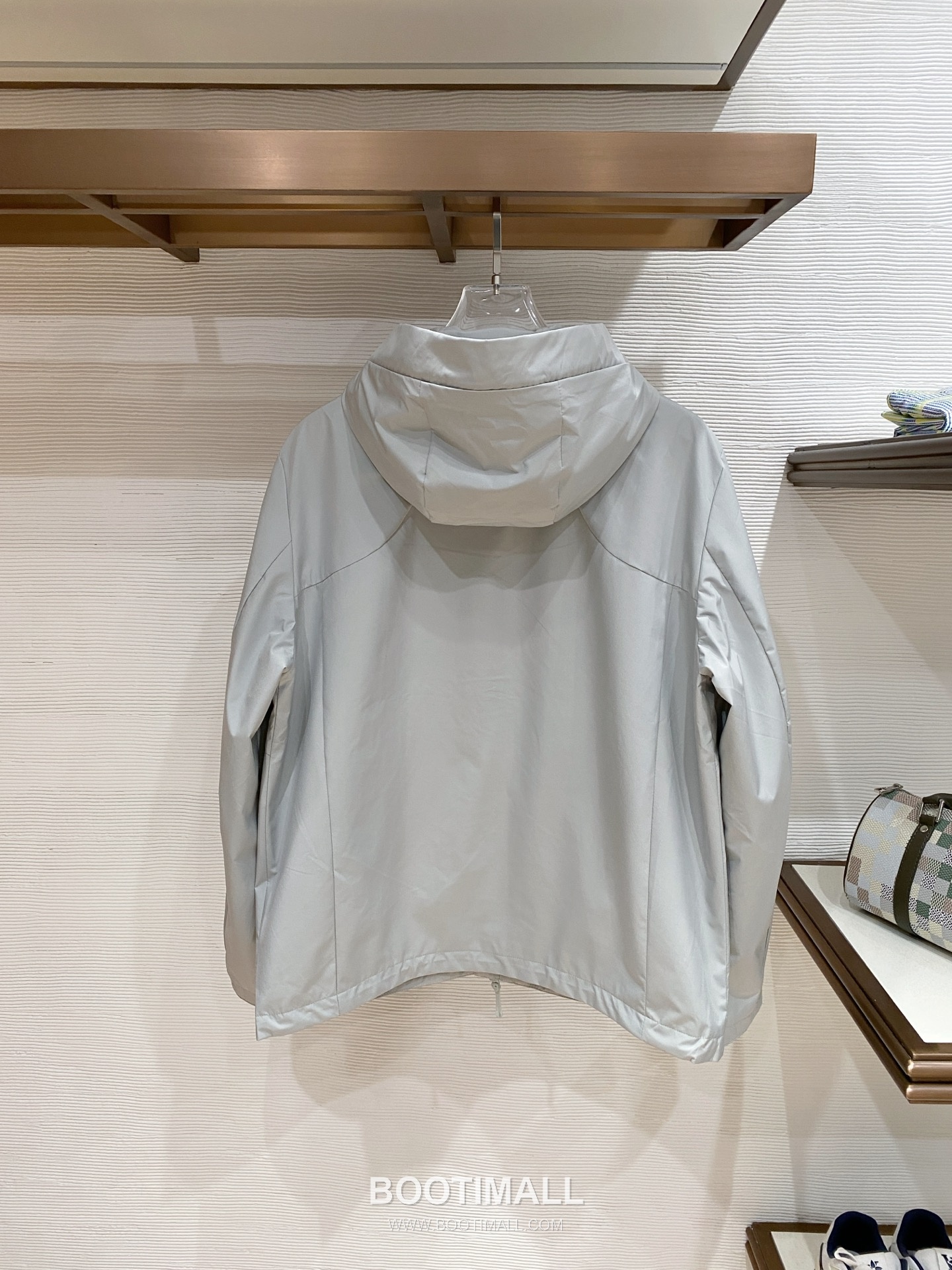 Arc'teryx SS26 Logo Lightweight Windbreaker Jacket 아크테릭스 SS26 로고 경량 바람막이 재킷 9