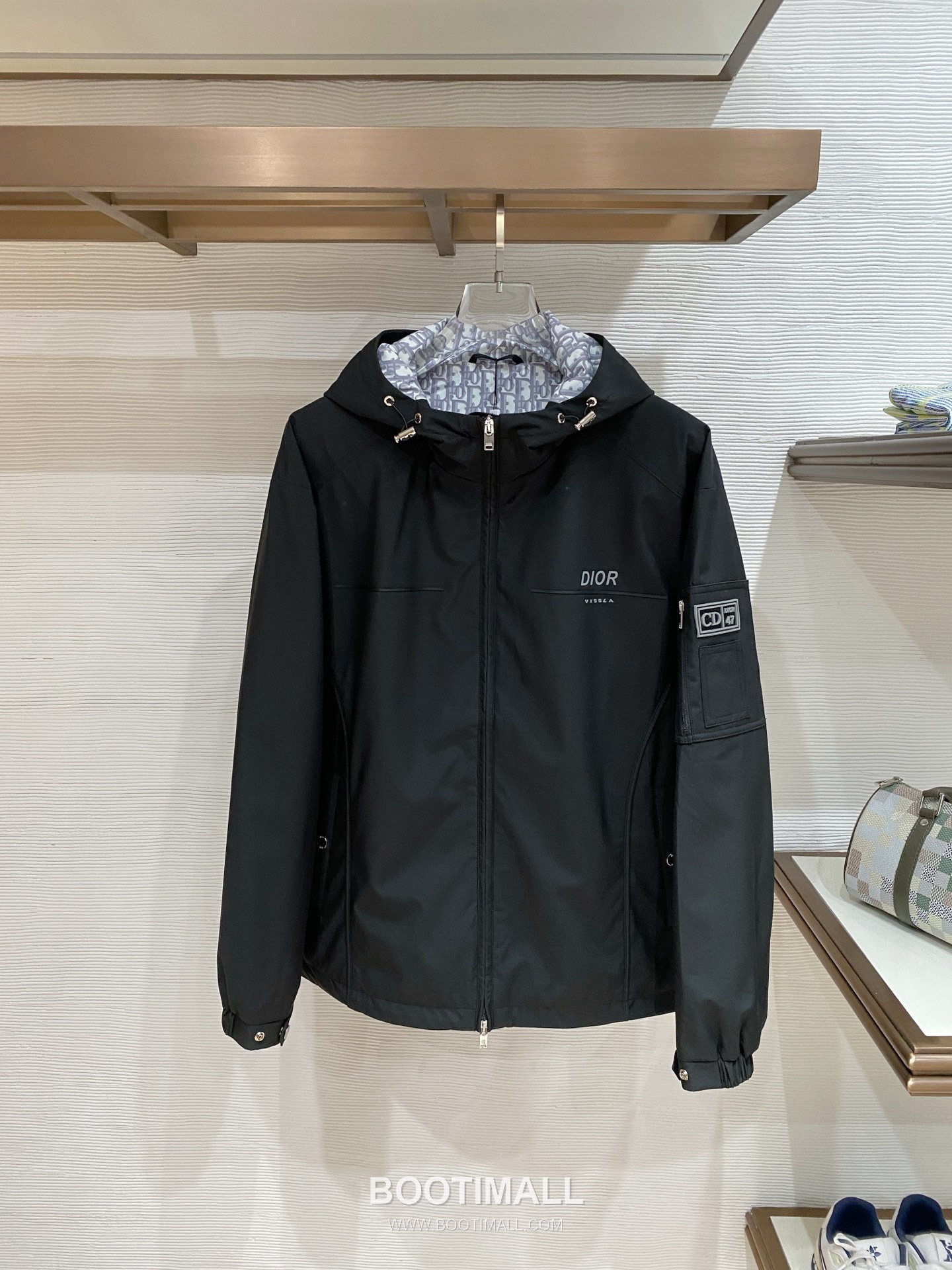 Dior SS26 Logo Hooded Windbreaker Jacket 디올 SS26 로고 후드 바람막이 재킷 1