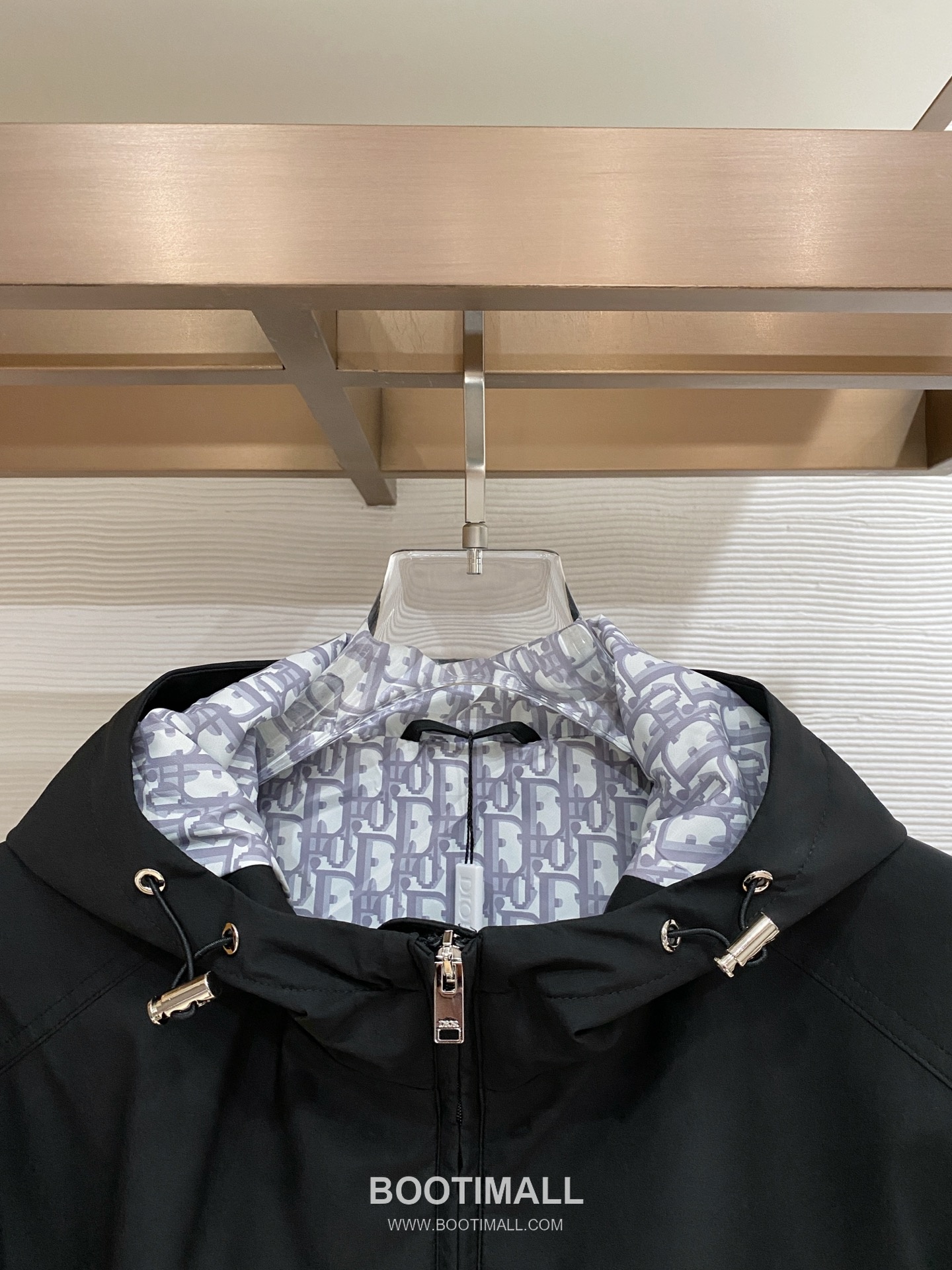 Dior SS26 Logo Hooded Windbreaker Jacket 디올 SS26 로고 후드 바람막이 재킷 2