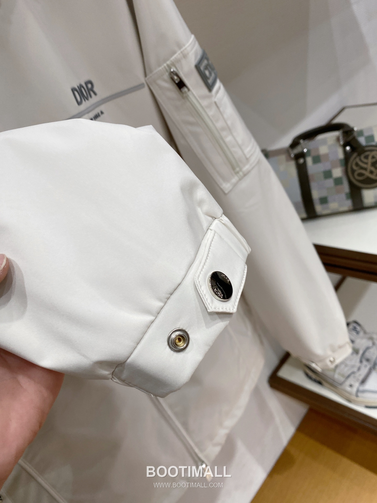 Dior SS26 Logo Hooded Windbreaker Jacket 디올 SS26 로고 후드 바람막이 재킷 8