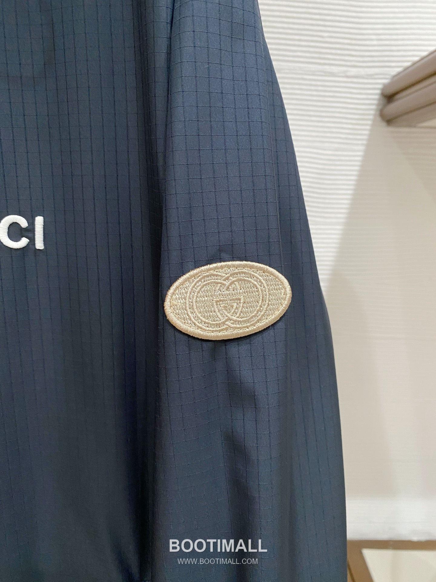 Gucci SS26 Logo Hooded Windbreaker Jacket 구찌 SS26 로고 후드 바람막이 재킷 4