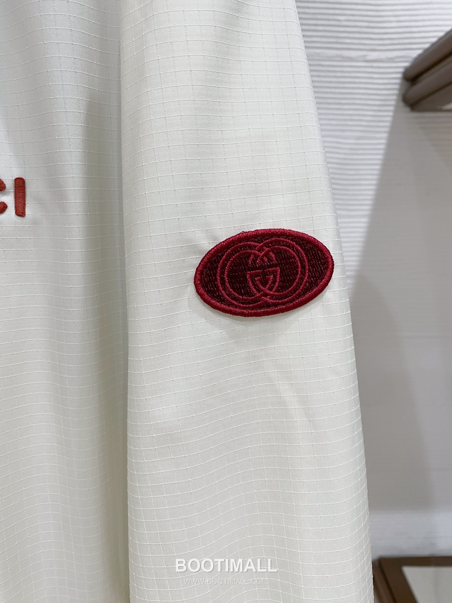 Gucci SS26 Logo Hooded Windbreaker Jacket 구찌 SS26 로고 후드 바람막이 재킷 4