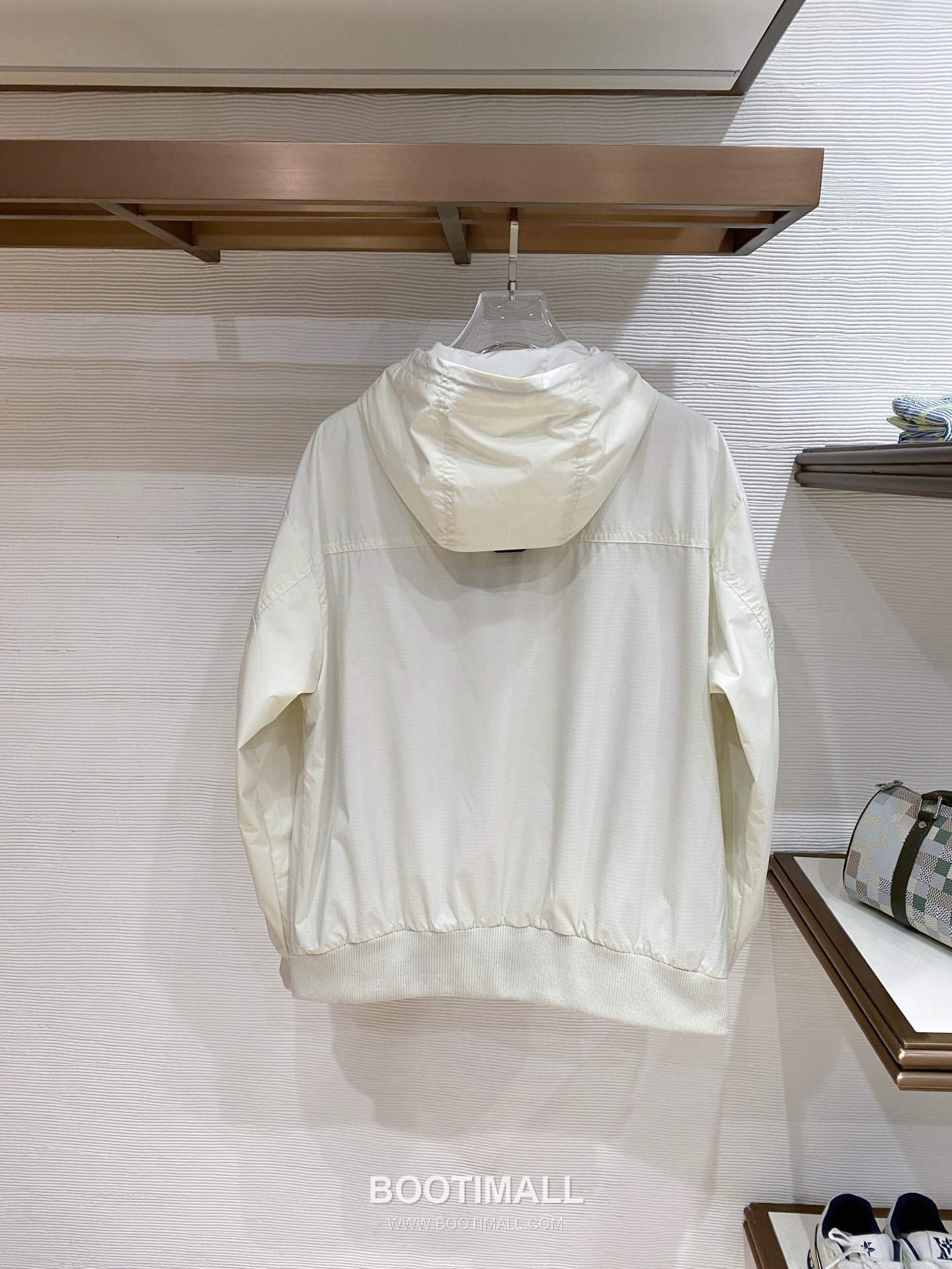 Gucci SS26 Logo Hooded Windbreaker Jacket 구찌 SS26 로고 후드 바람막이 재킷 9