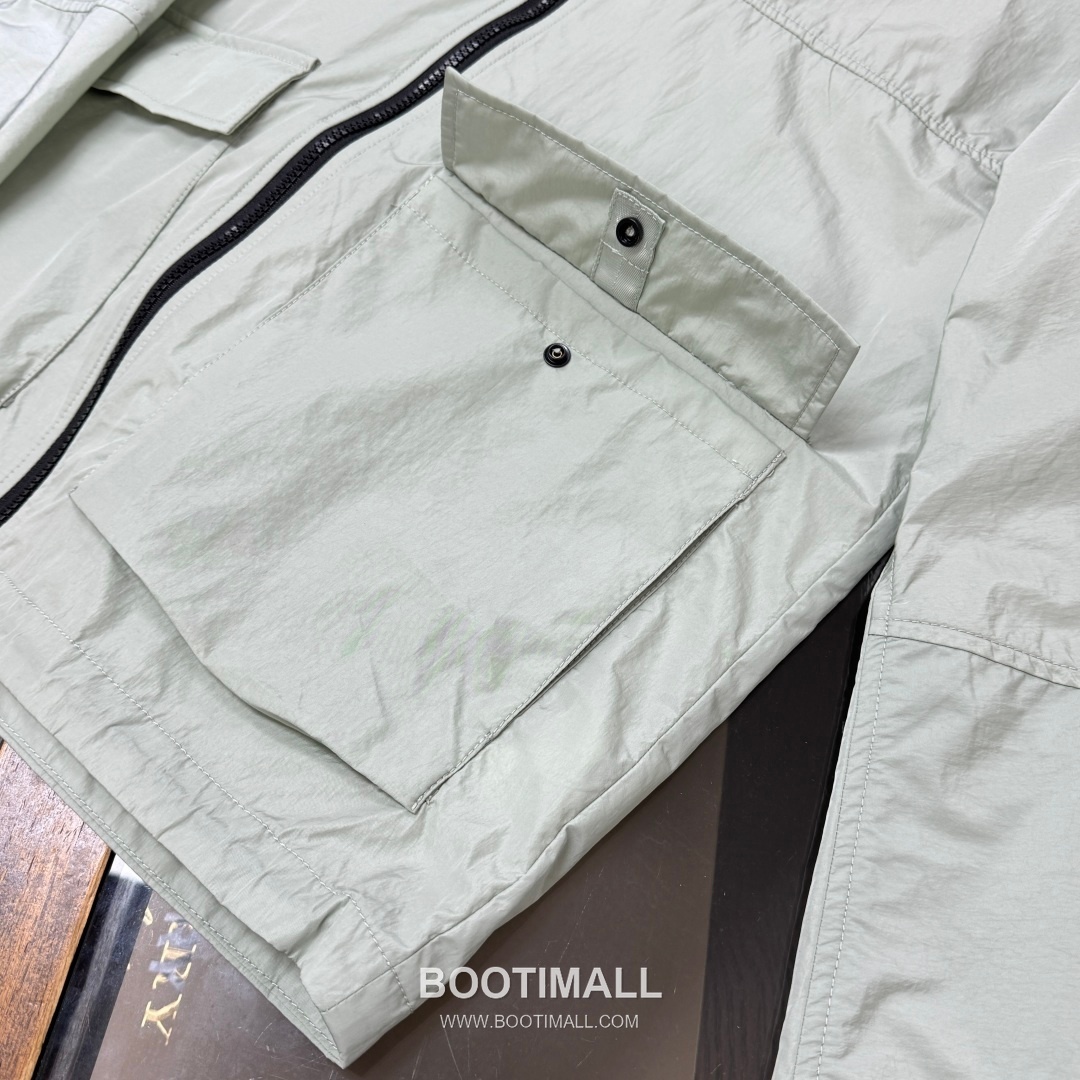 Stone Island SS26 Crinkle Nylon Windbreaker Jacket 스톤아일랜드 SS26 크링클 나일론 바람막이 재킷 7