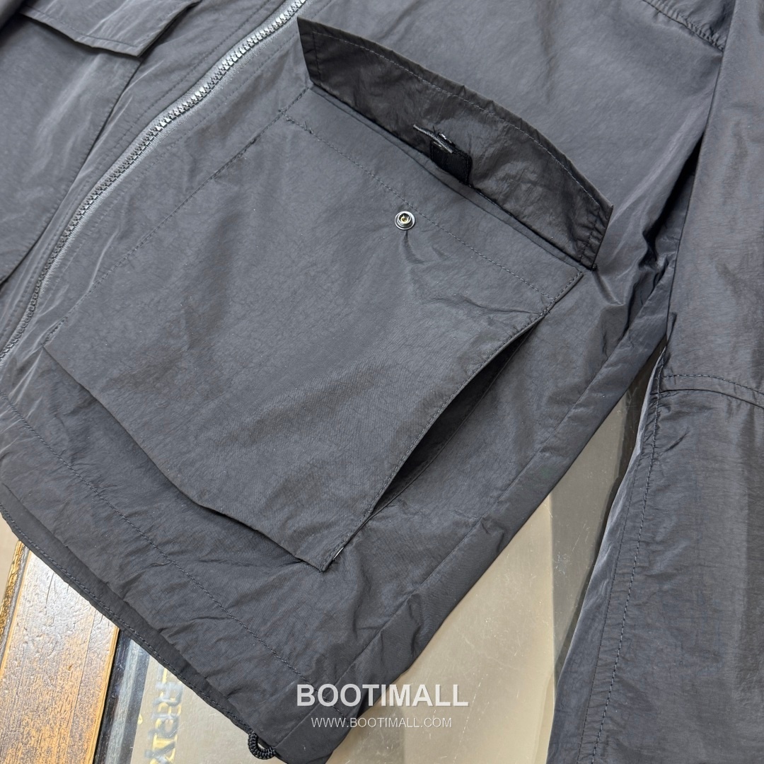 Stone Island SS26 Crinkle Nylon Windbreaker Jacket 스톤아일랜드 SS26 크링클 나일론 바람막이 재킷 13