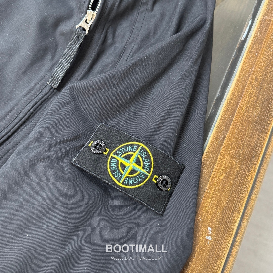 Stone Island SS26 Zip-Up Hooded Windbreaker Jacket 스톤아일랜드 SS26 지퍼 후드 바람막이 재킷 6
