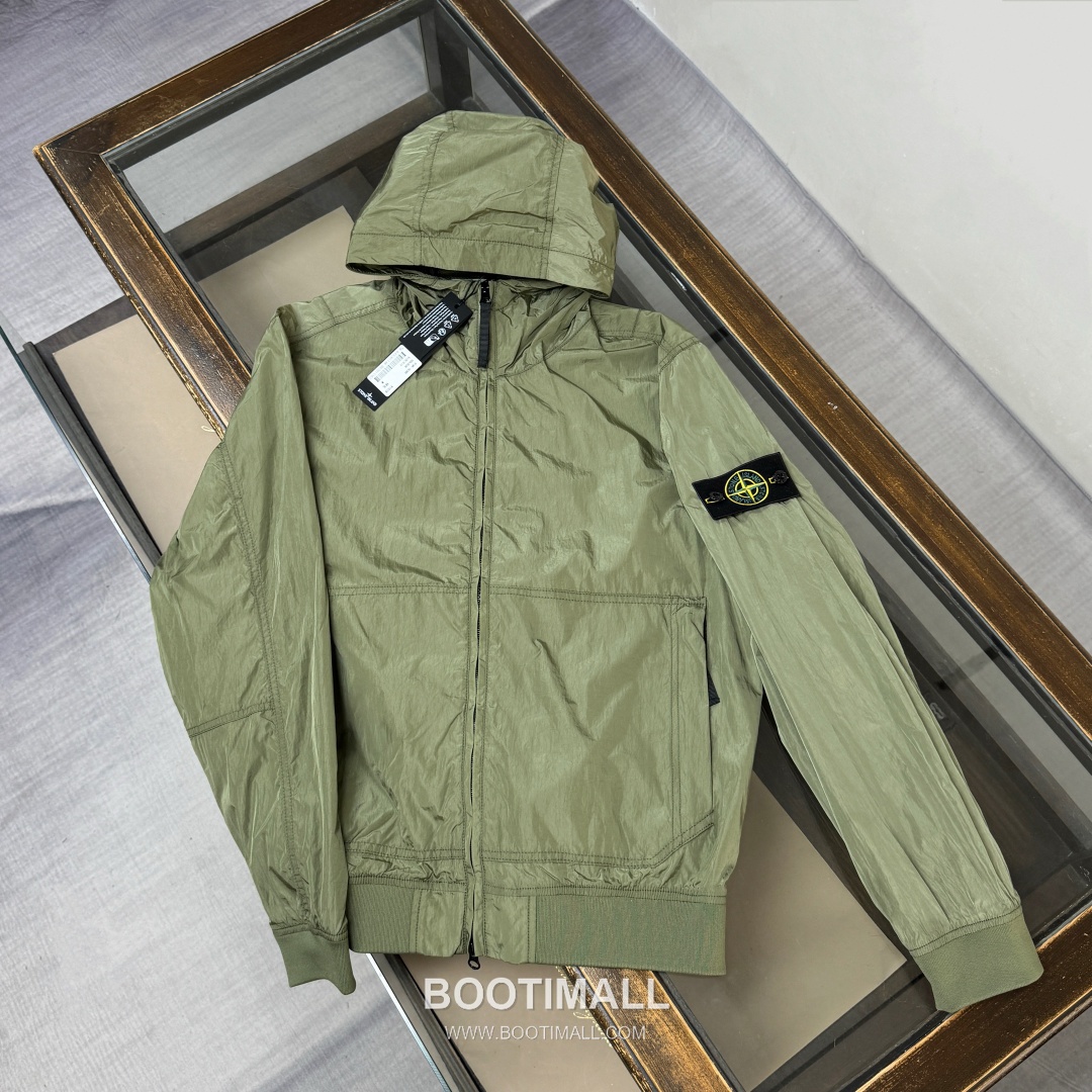 Stone Island SS26 Crinkle Nylon Hooded Windbreaker Jacket 스톤아일랜드 SS26 크링클 나일론 후드 바람막이 재킷 1