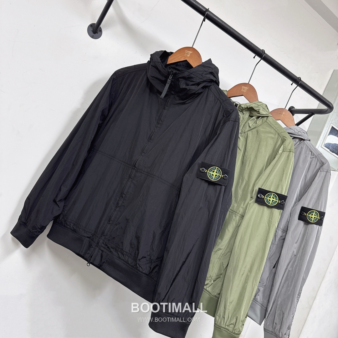 Stone Island SS26 Crinkle Nylon Hooded Windbreaker Jacket 스톤아일랜드 SS26 크링클 나일론 후드 바람막이 재킷 2