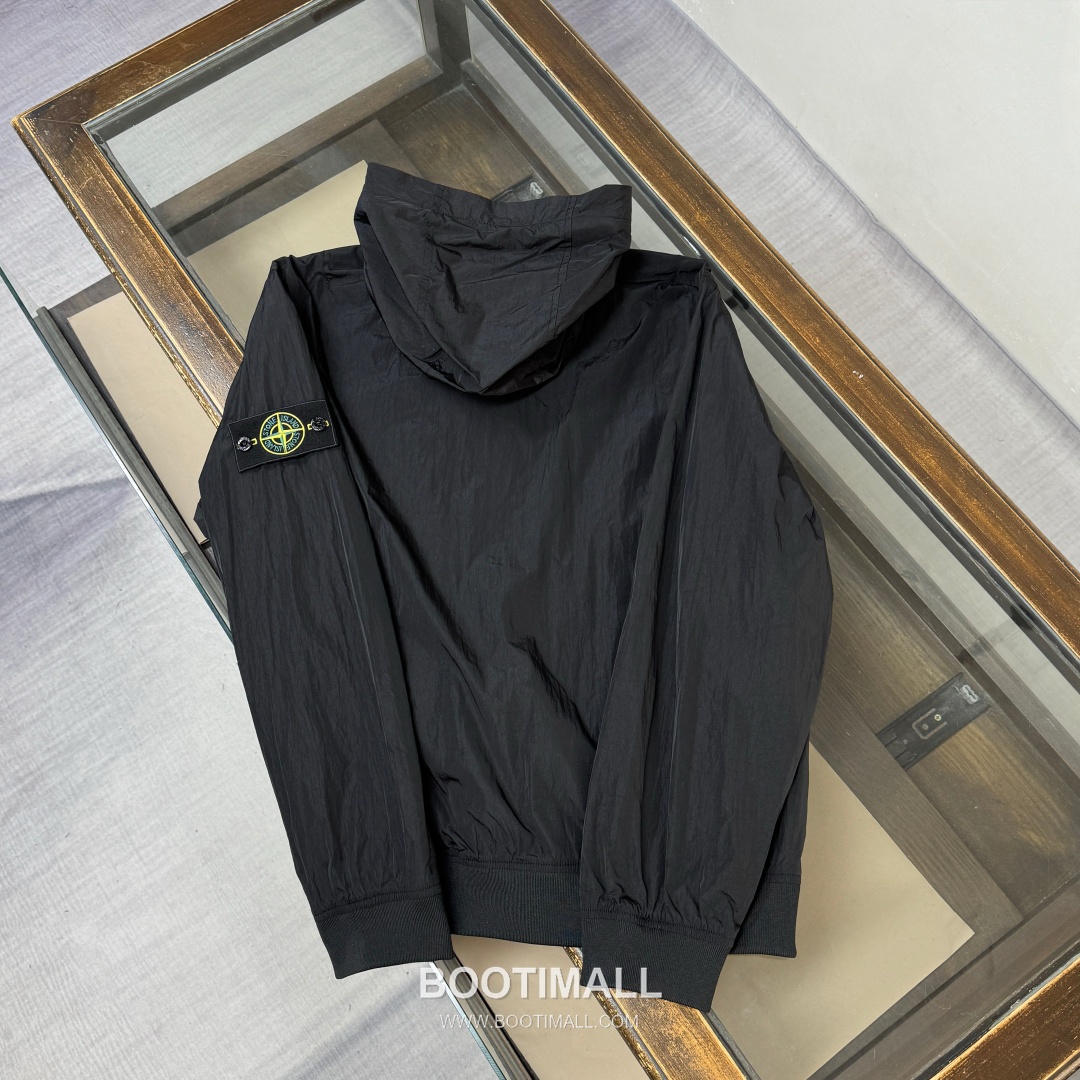 Stone Island SS26 Crinkle Nylon Hooded Windbreaker Jacket 스톤아일랜드 SS26 크링클 나일론 후드 바람막이 재킷 9