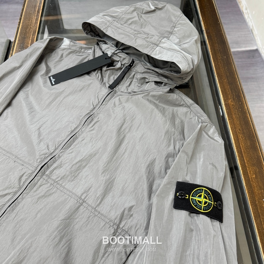 Stone Island SS26 Crinkle Nylon Hooded Windbreaker Jacket 스톤아일랜드 SS26 크링클 나일론 후드 바람막이 재킷 3