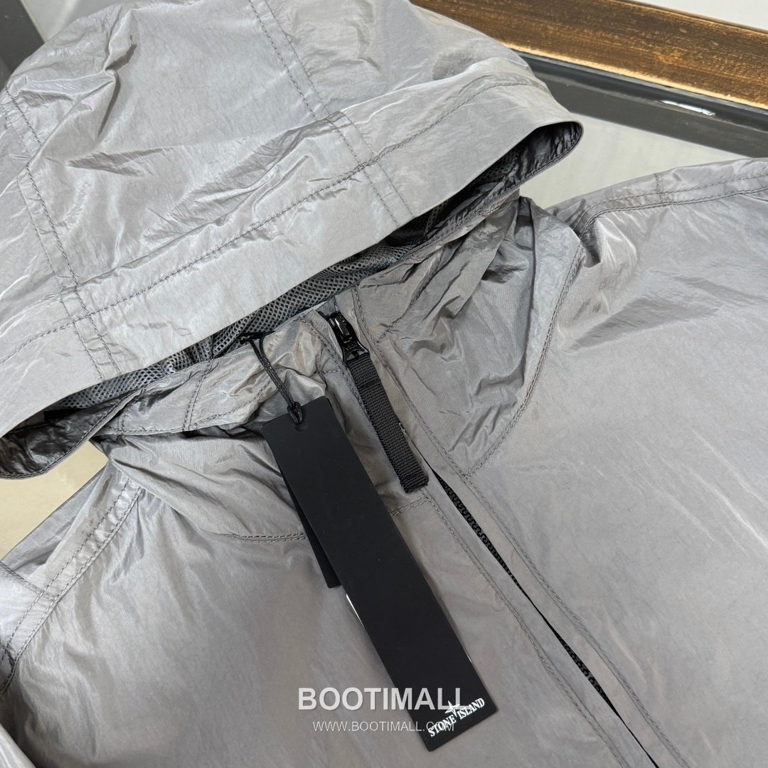 Stone Island SS26 Crinkle Nylon Hooded Windbreaker Jacket 스톤아일랜드 SS26 크링클 나일론 후드 바람막이 재킷 4