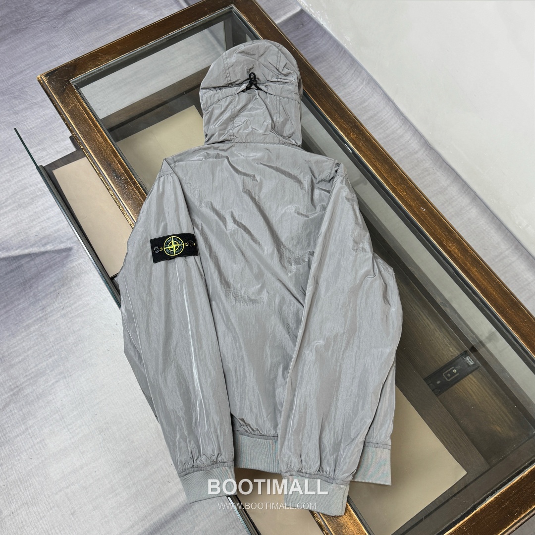 Stone Island SS26 Crinkle Nylon Hooded Windbreaker Jacket 스톤아일랜드 SS26 크링클 나일론 후드 바람막이 재킷 9