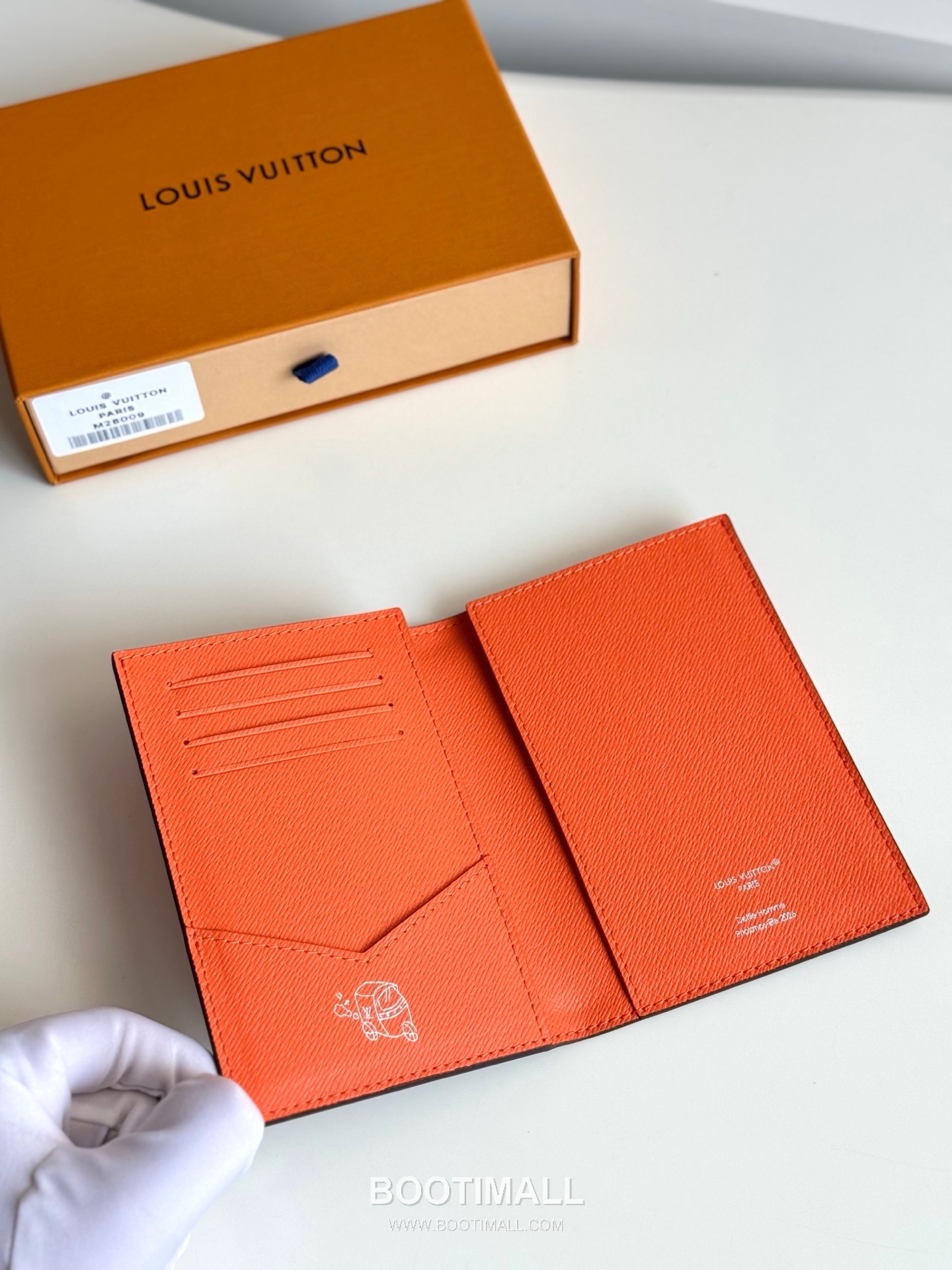 Louis Vuitton Monogram Pigment Passport Cover 루이비통 모노그램 피그먼트 패스포트 커버 M28009 14cm 8