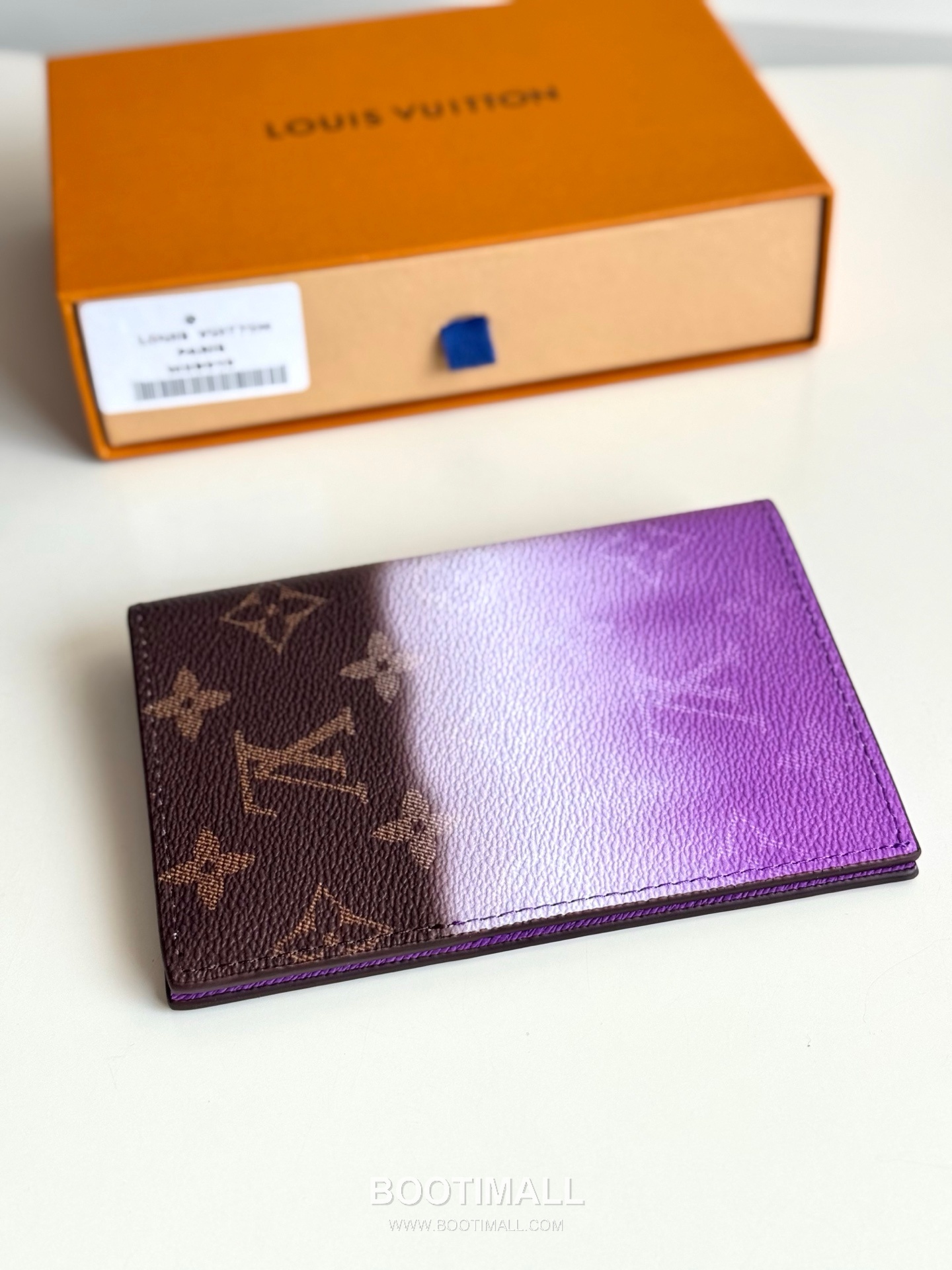 Louis Vuitton Monogram Pigment Passport Cover 루이비통 모노그램 피그먼트 패스포트 커버 M28009 14cm 4
