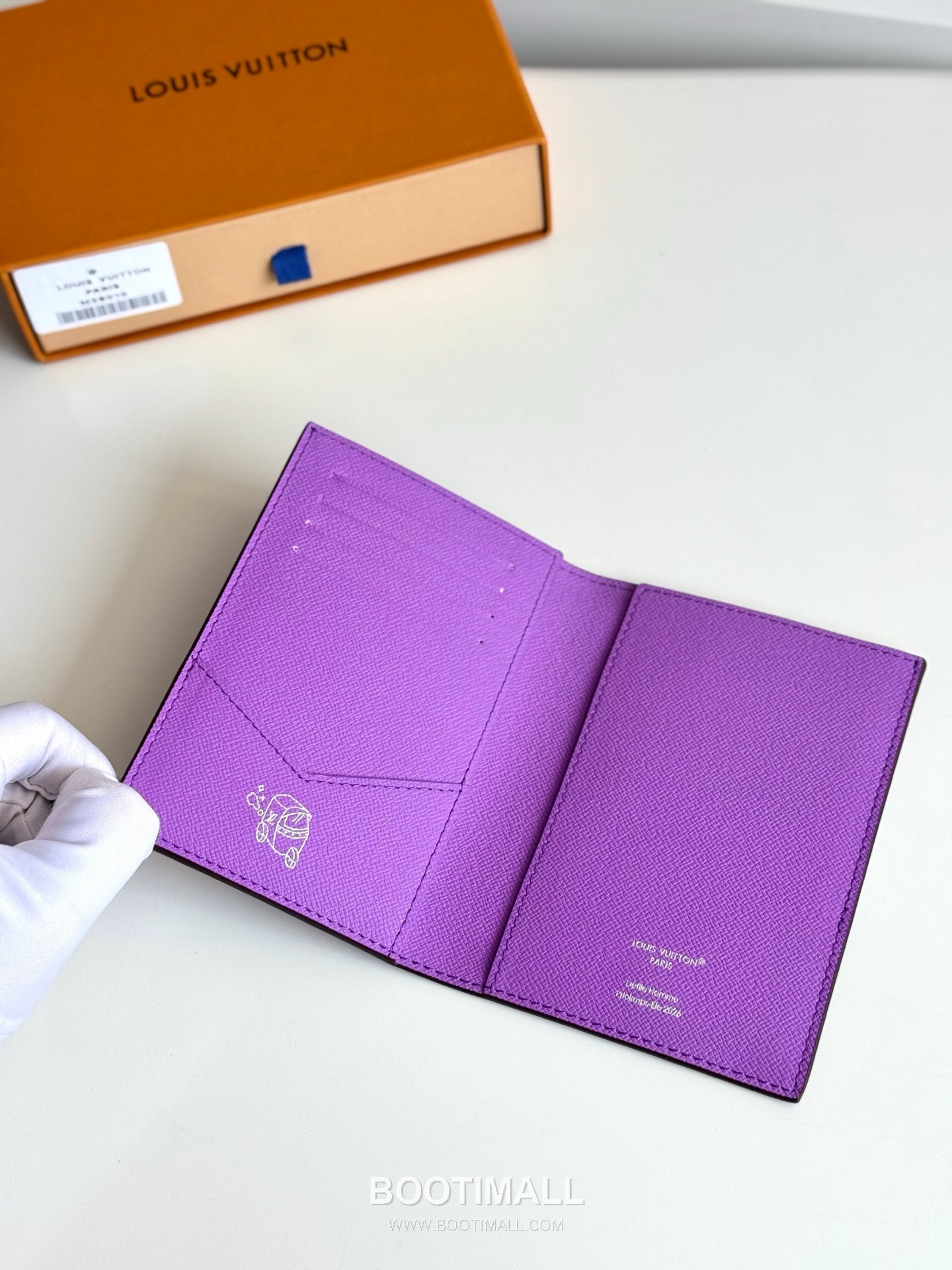 Louis Vuitton Monogram Pigment Passport Cover 루이비통 모노그램 피그먼트 패스포트 커버 M28009 14cm 7