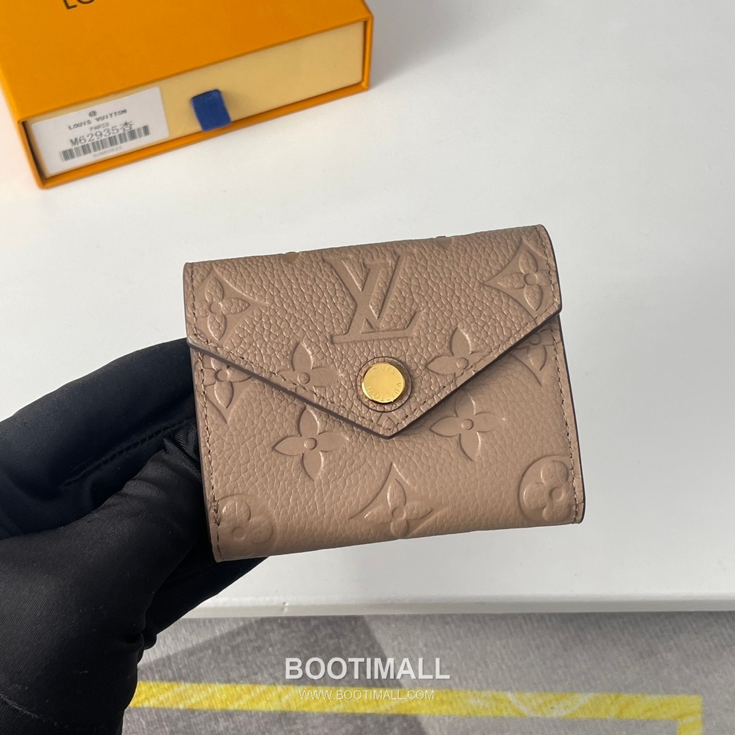 Louis Vuitton Zoe Monogram Empreinte Wallet 루이비통 조에 모노그램 앙프렝뜨 반지갑 M62935 9.5cm 4
