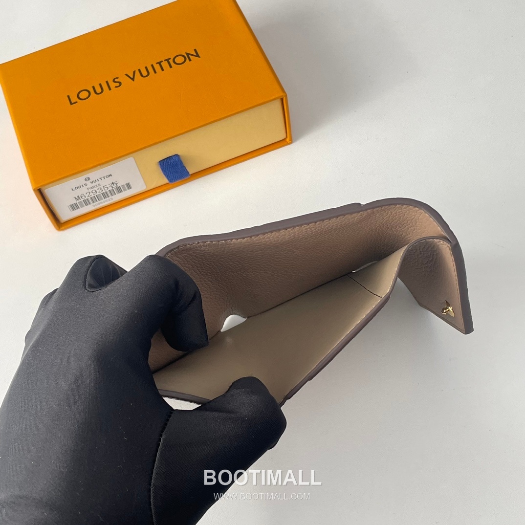 Louis Vuitton Zoe Monogram Empreinte Wallet 루이비통 조에 모노그램 앙프렝뜨 반지갑 M62935 9.5cm 8