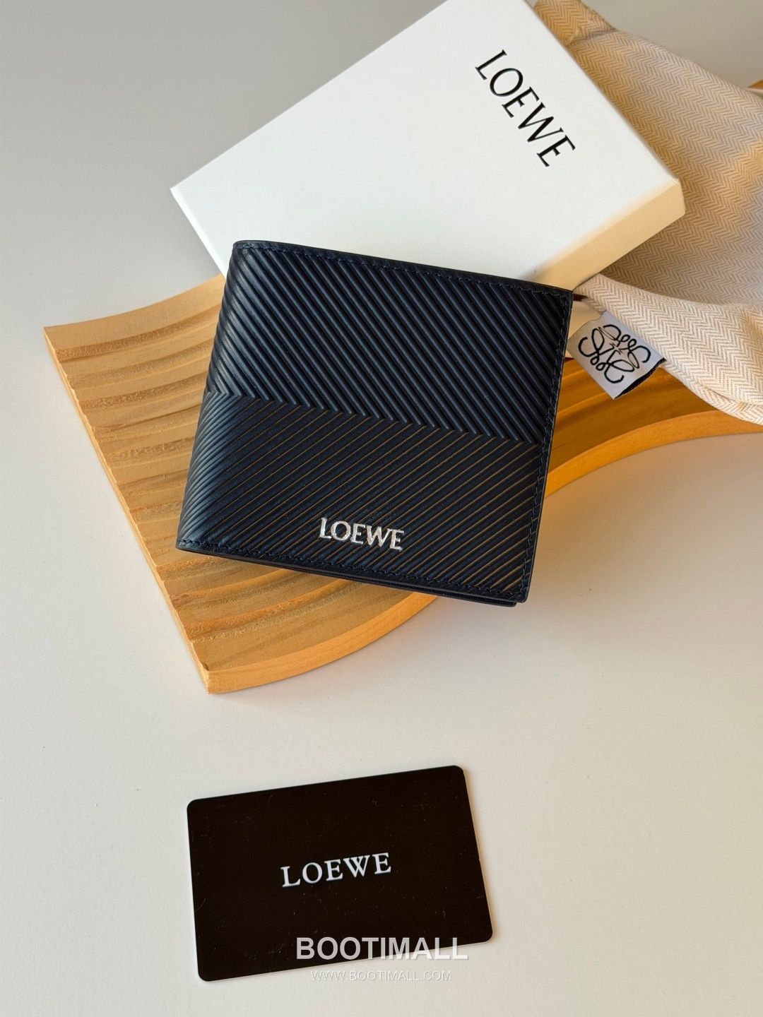 Loewe Puzzle Pebbled Calfskin Bi-Fold Wallet 로에베 퍼즐 페블드 카프스킨 반지갑 L1146 11cm 1