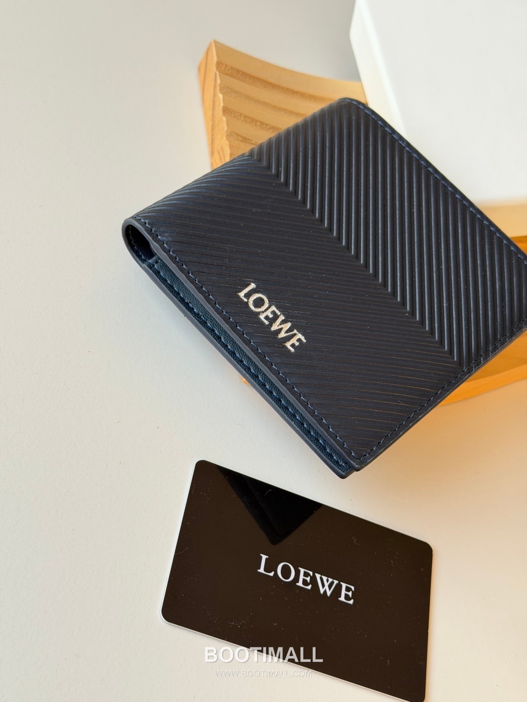 Loewe Puzzle Pebbled Calfskin Bi-Fold Wallet 로에베 퍼즐 페블드 카프스킨 반지갑 L1146 11cm 4