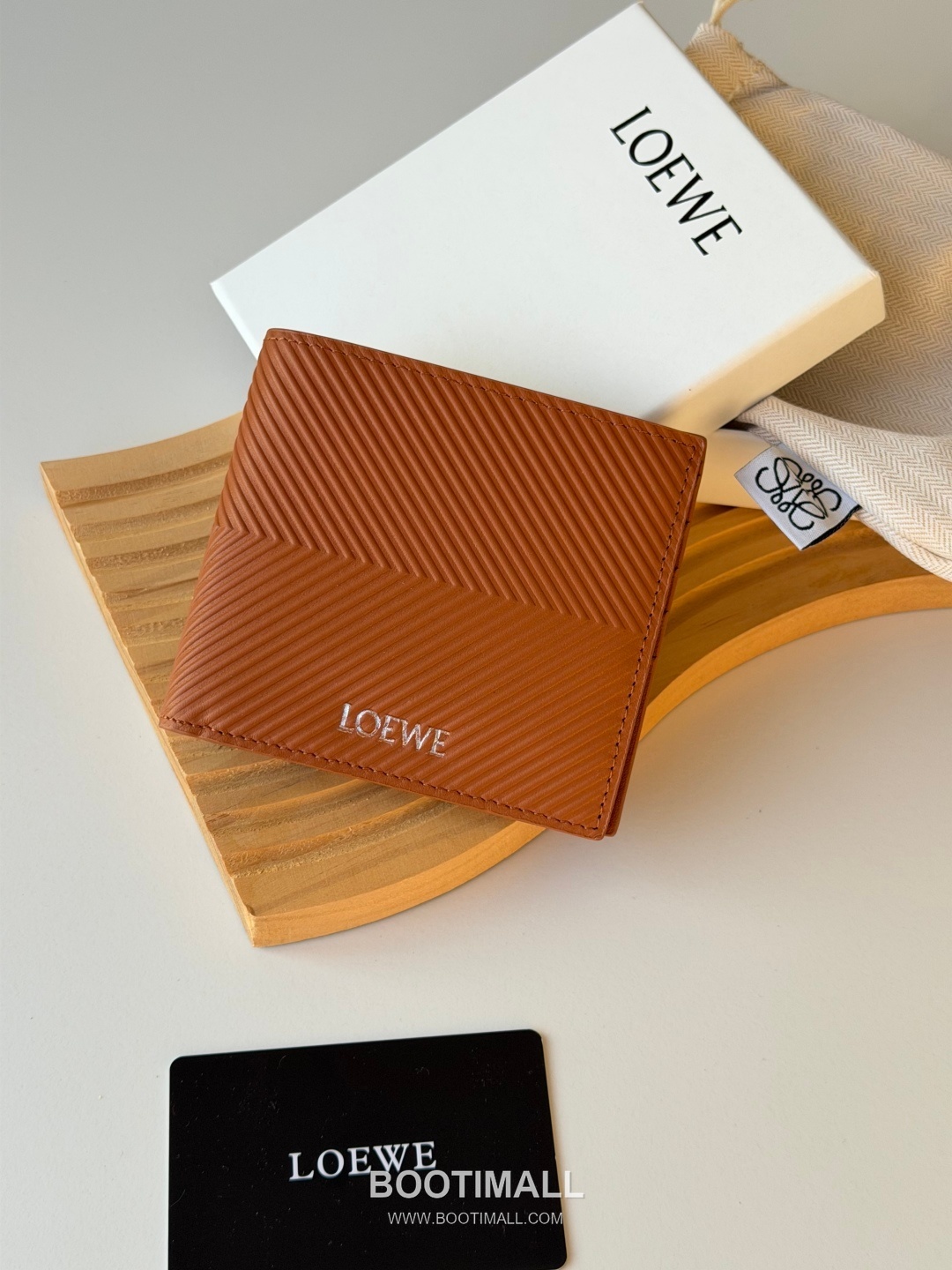 Loewe Puzzle Pebbled Calfskin Bi-Fold Wallet 로에베 퍼즐 페블드 카프스킨 반지갑 L1146 11cm 1