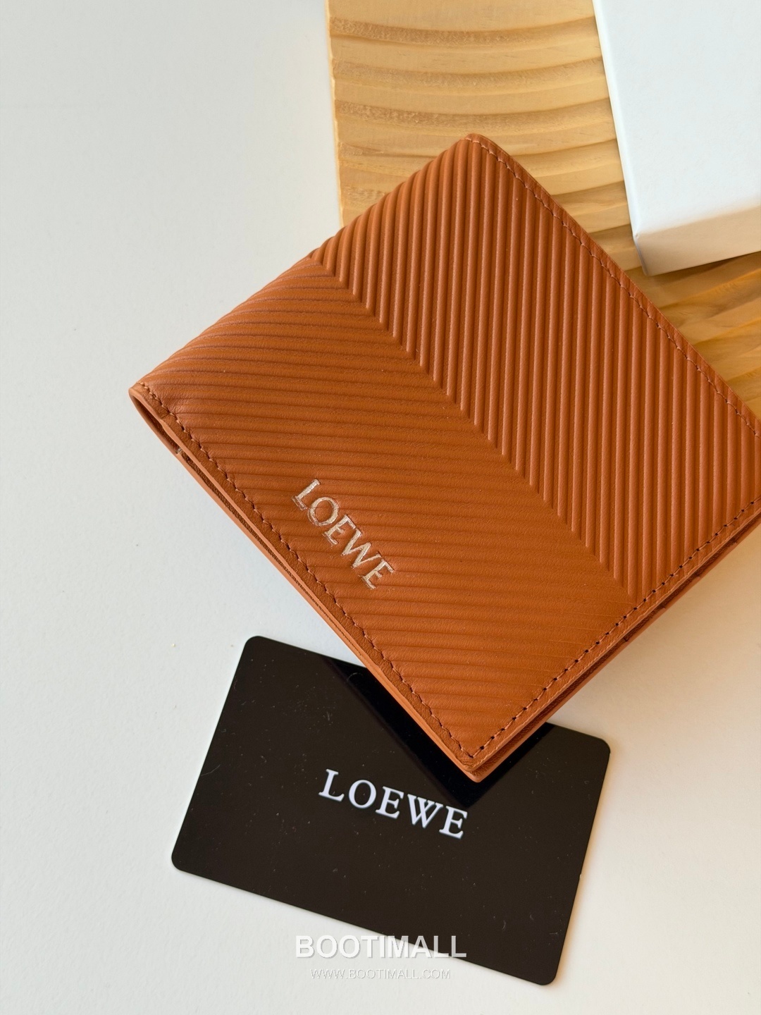 Loewe Puzzle Pebbled Calfskin Bi-Fold Wallet 로에베 퍼즐 페블드 카프스킨 반지갑 L1146 11cm 3