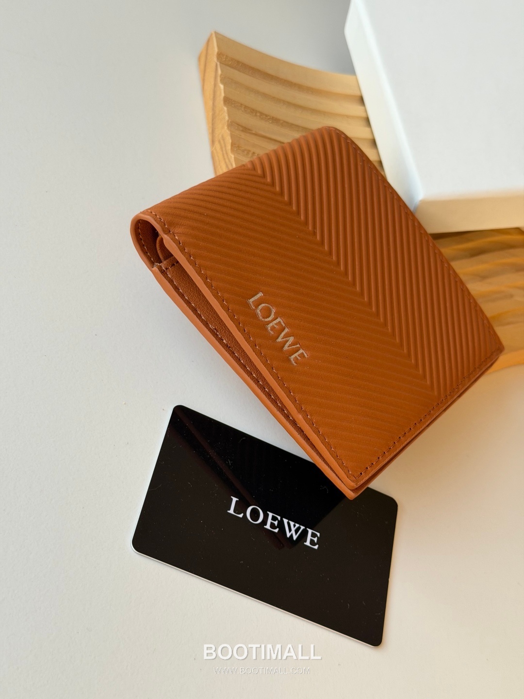 Loewe Puzzle Pebbled Calfskin Bi-Fold Wallet 로에베 퍼즐 페블드 카프스킨 반지갑 L1146 11cm 4