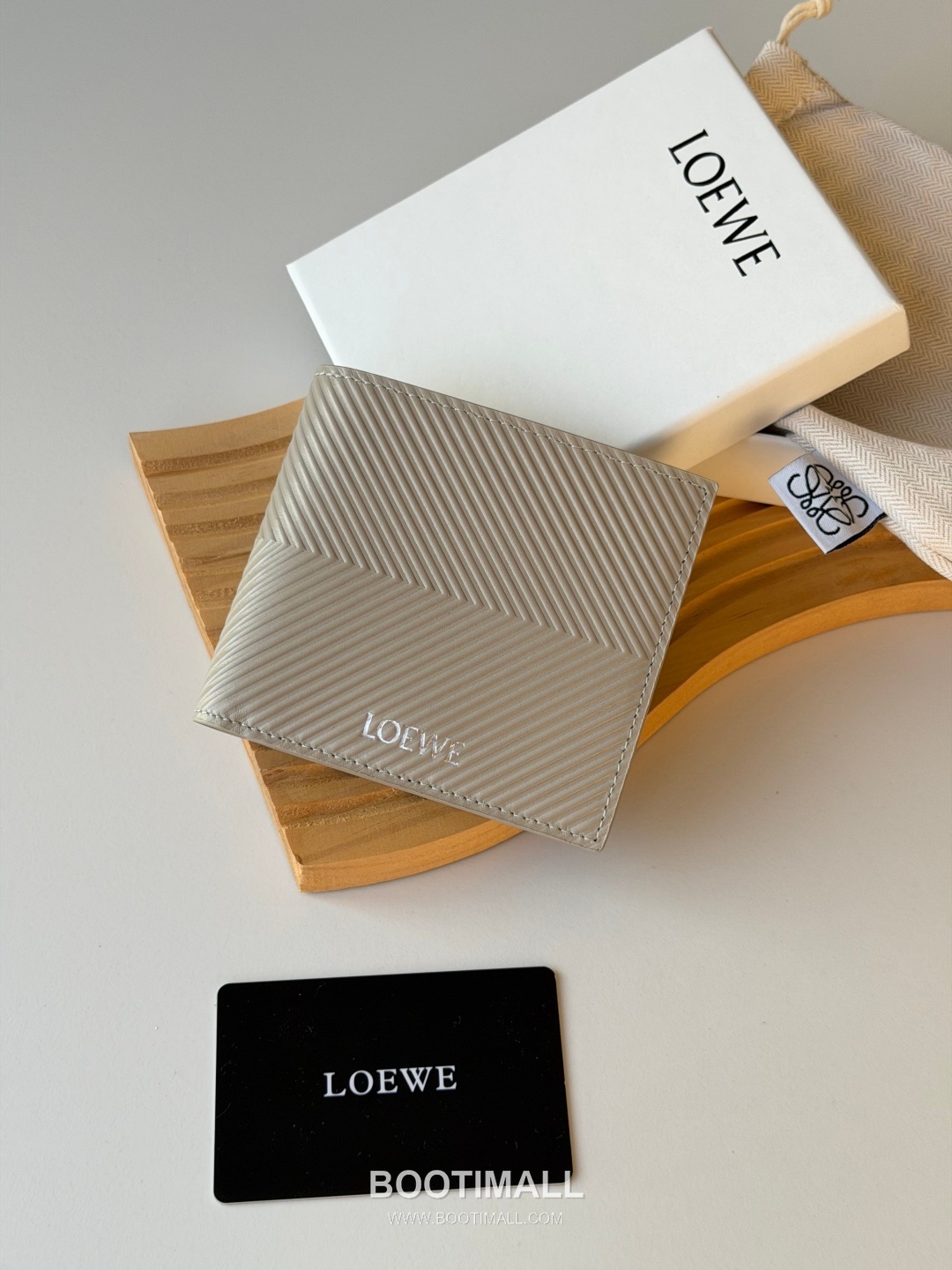 Loewe Puzzle Pebbled Calfskin Bi-Fold Wallet 로에베 퍼즐 페블드 카프스킨 반지갑 L1146 11cm 1