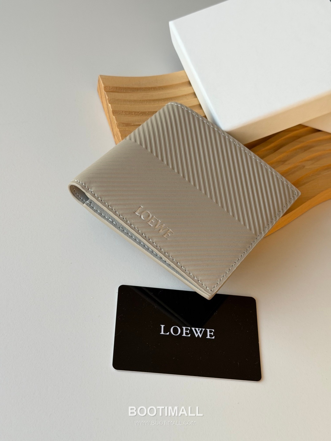 Loewe Puzzle Pebbled Calfskin Bi-Fold Wallet 로에베 퍼즐 페블드 카프스킨 반지갑 L1146 11cm 4