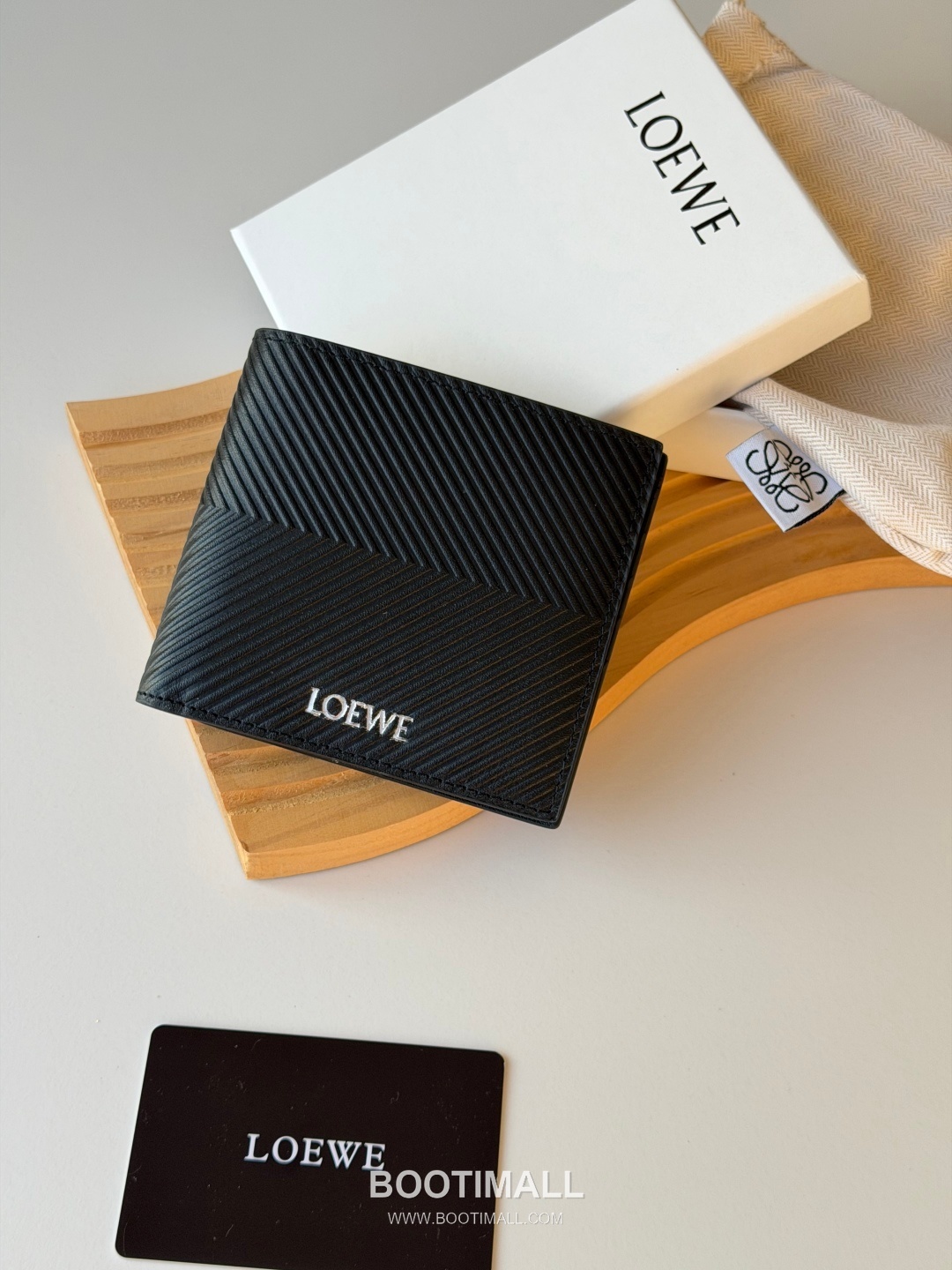 Loewe Puzzle Pebbled Calfskin Bi-Fold Wallet 로에베 퍼즐 페블드 카프스킨 반지갑 L1146 11cm 1