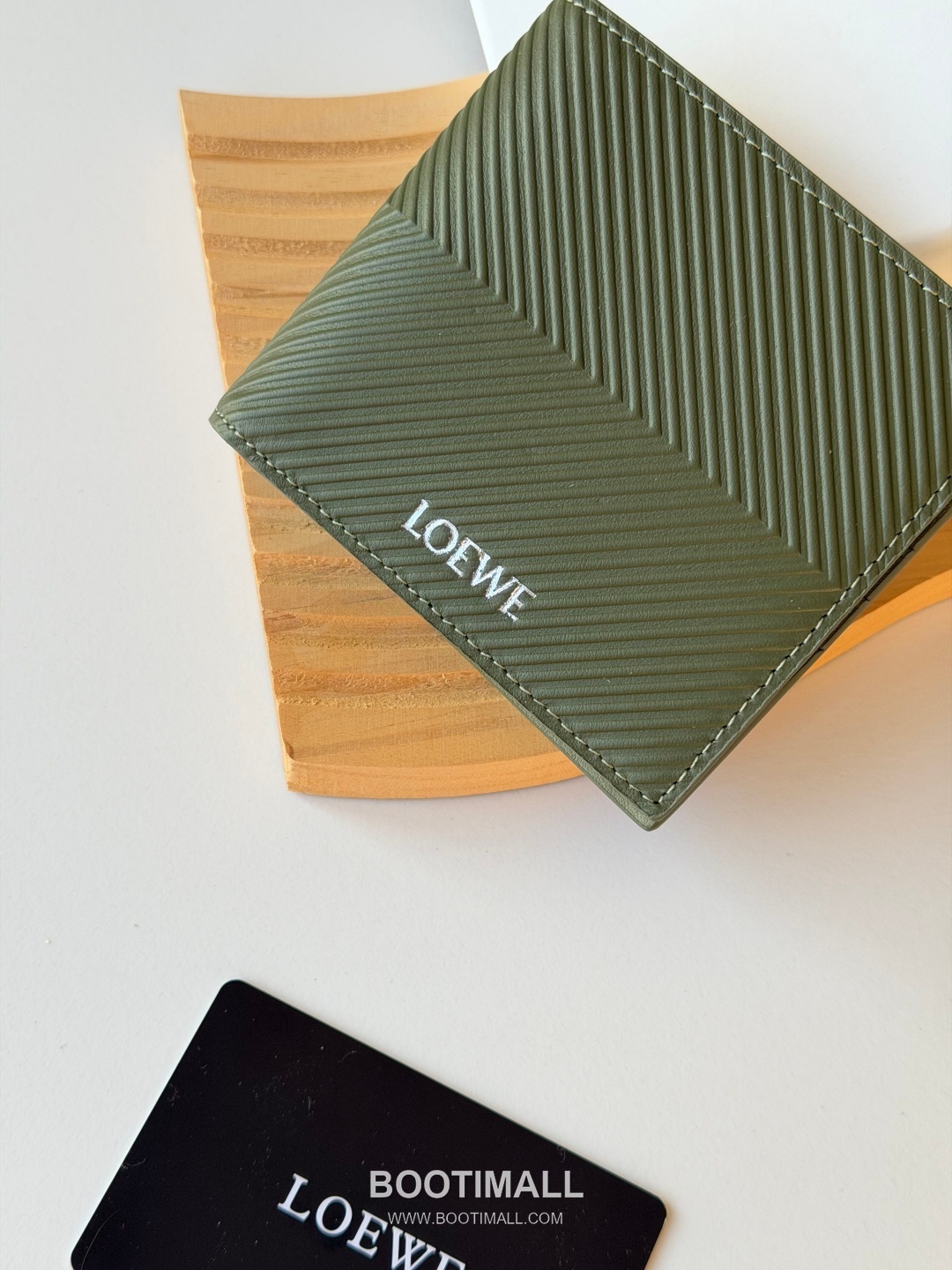 Loewe Puzzle Pebbled Calfskin Bi-Fold Wallet 로에베 퍼즐 페블드 카프스킨 반지갑 L1146 11cm 3