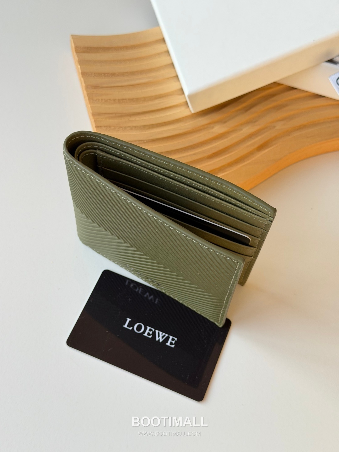 Loewe Puzzle Pebbled Calfskin Bi-Fold Wallet 로에베 퍼즐 페블드 카프스킨 반지갑 L1146 11cm 5