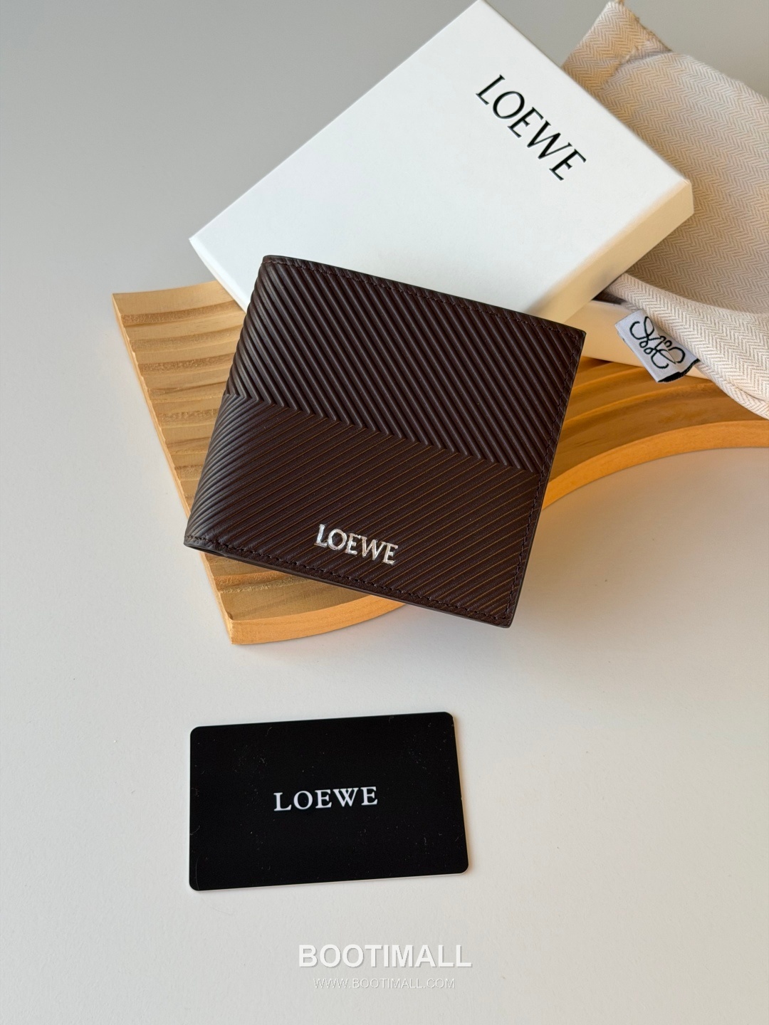 Loewe Puzzle Pebbled Calfskin Bi-Fold Wallet 로에베 퍼즐 페블드 카프스킨 반지갑 L1146 11cm 1