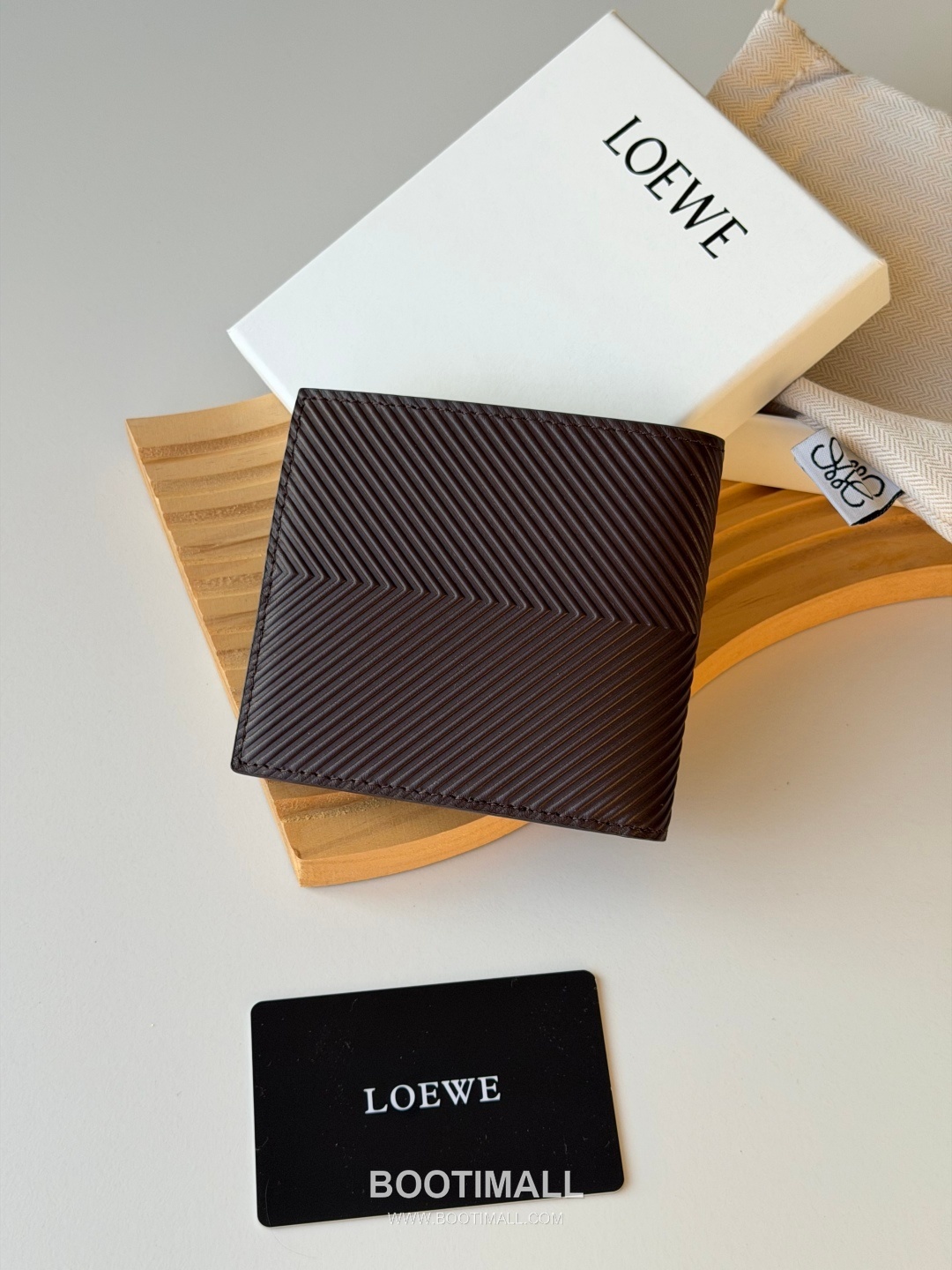 Loewe Puzzle Pebbled Calfskin Bi-Fold Wallet 로에베 퍼즐 페블드 카프스킨 반지갑 L1146 11cm 2