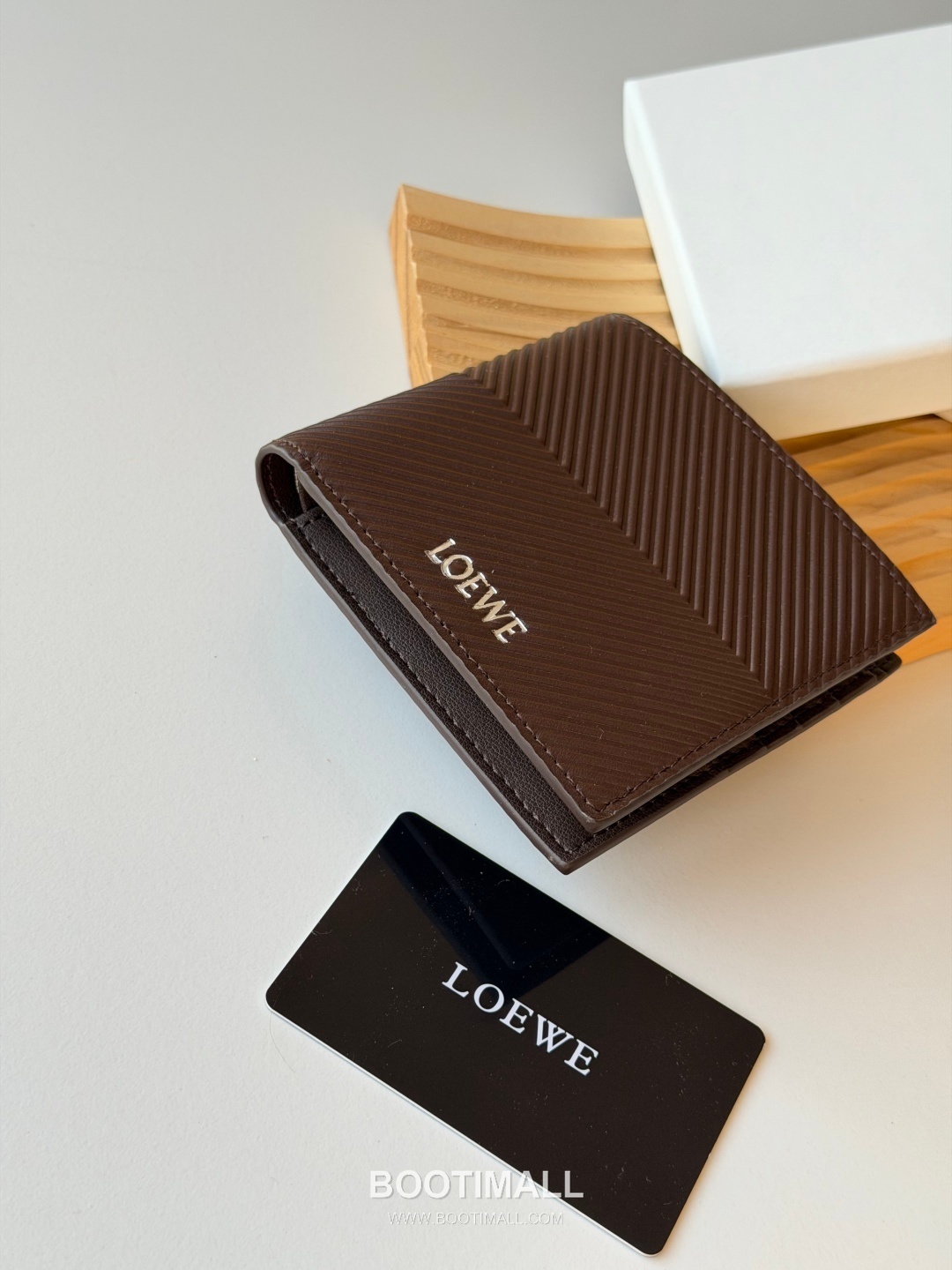 Loewe Puzzle Pebbled Calfskin Bi-Fold Wallet 로에베 퍼즐 페블드 카프스킨 반지갑 L1146 11cm 9