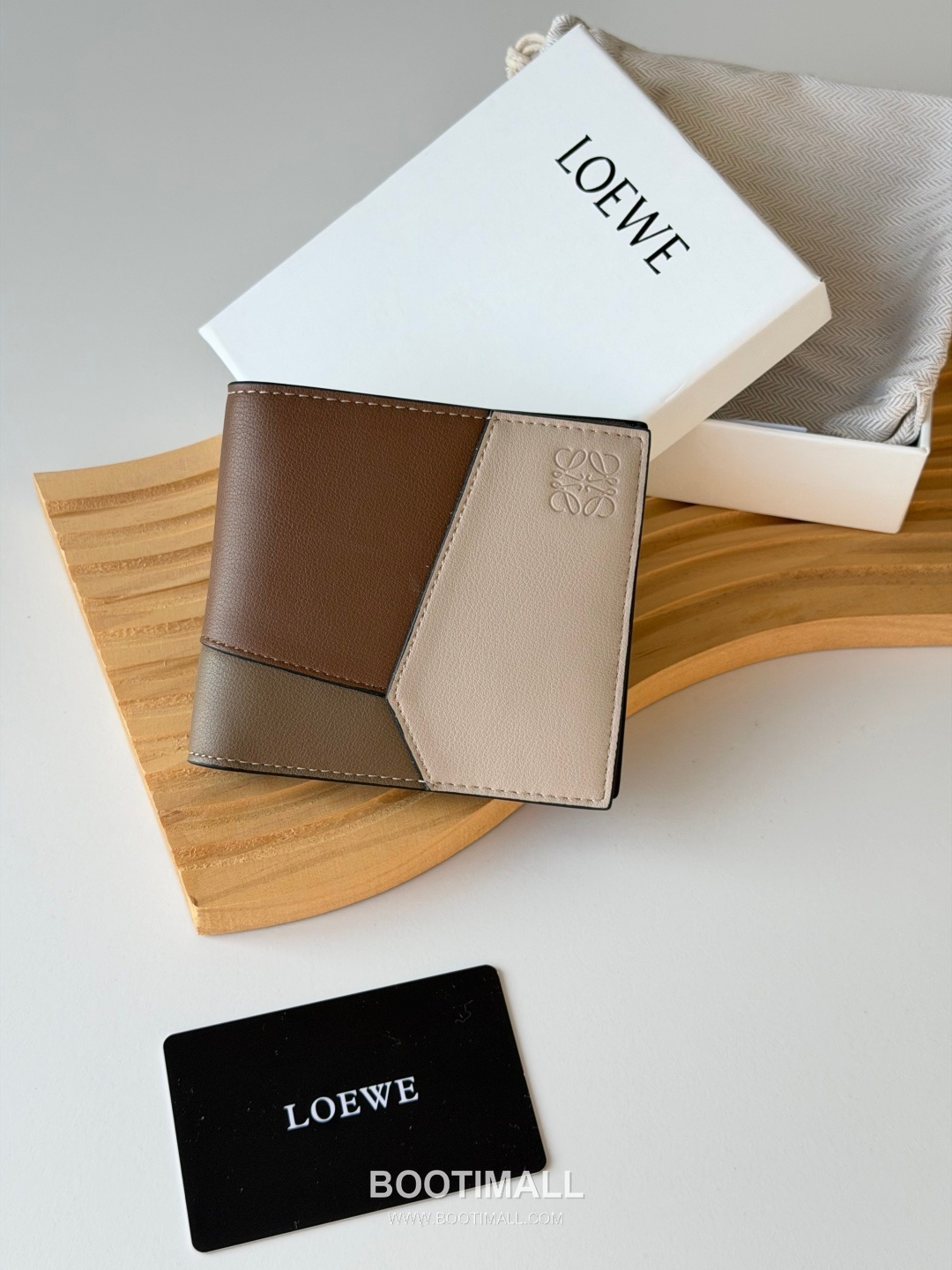 Loewe Puzzle Smooth Calfskin Bi-Fold Wallet 로에베 퍼즐 스무스 카프스킨 반지갑 L1131 11cm 1