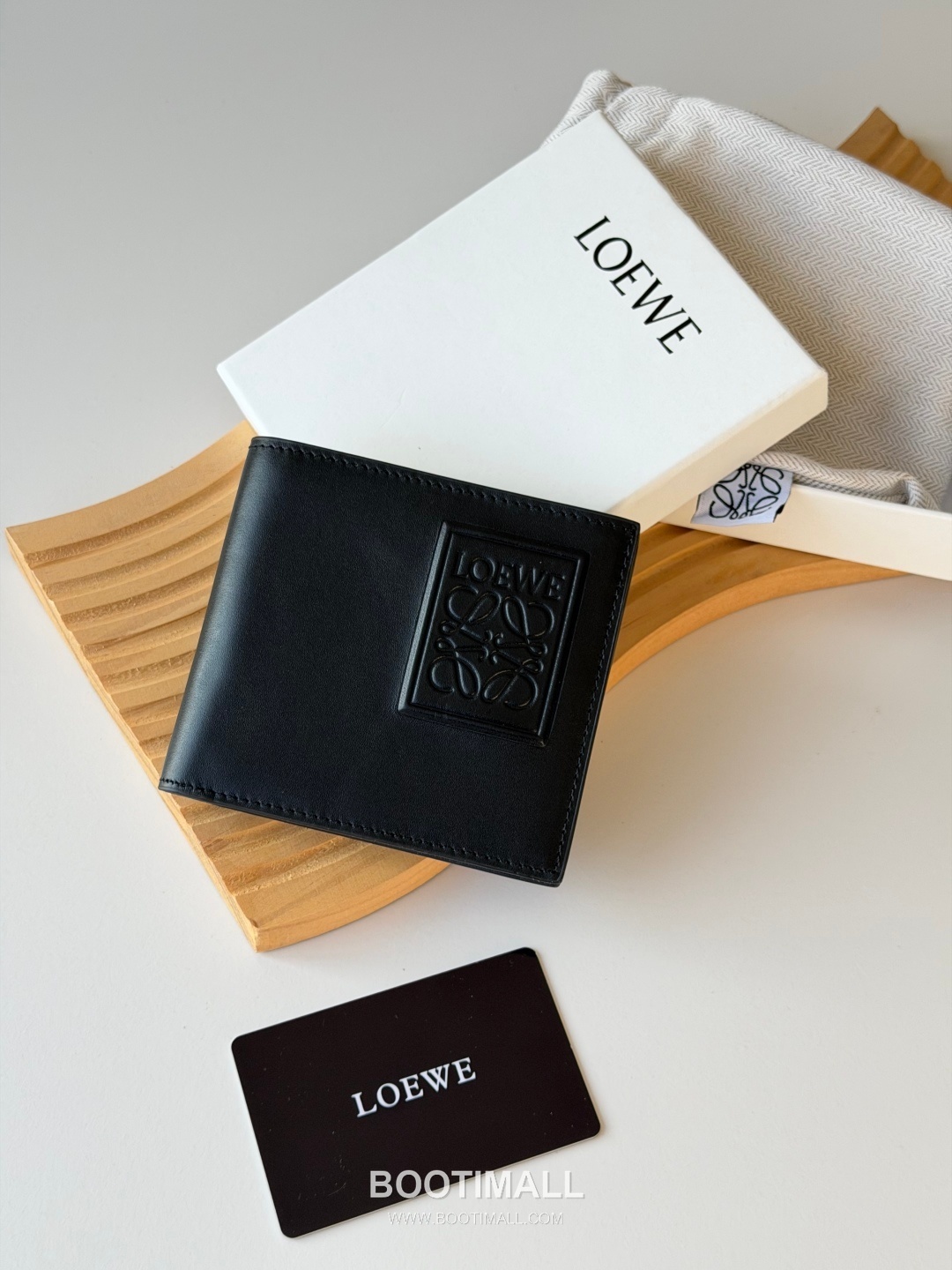 Loewe Puzzle Embossed Smooth Calfskin Bi-Fold Wallet 로에베 퍼즐 엠보싱 스무스 카프스킨 반지갑 L1139 11cm 1