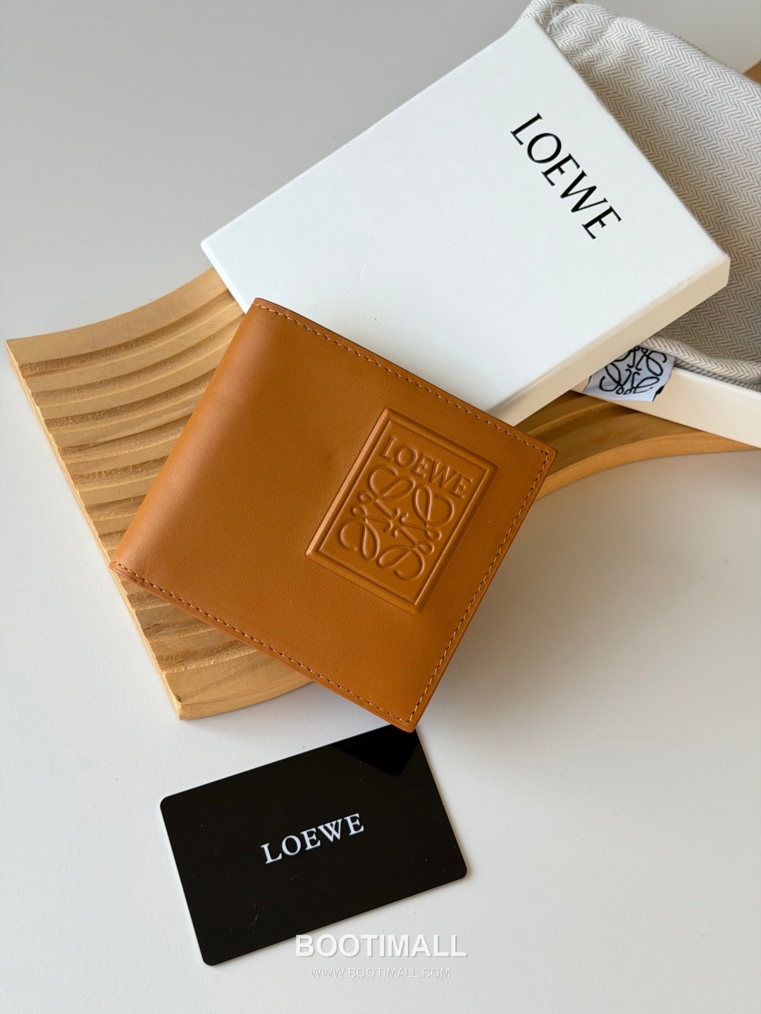 Loewe Puzzle Embossed Smooth Calfskin Bi-Fold Wallet 로에베 퍼즐 엠보싱 스무스 카프스킨 반지갑 L1139 11cm 1