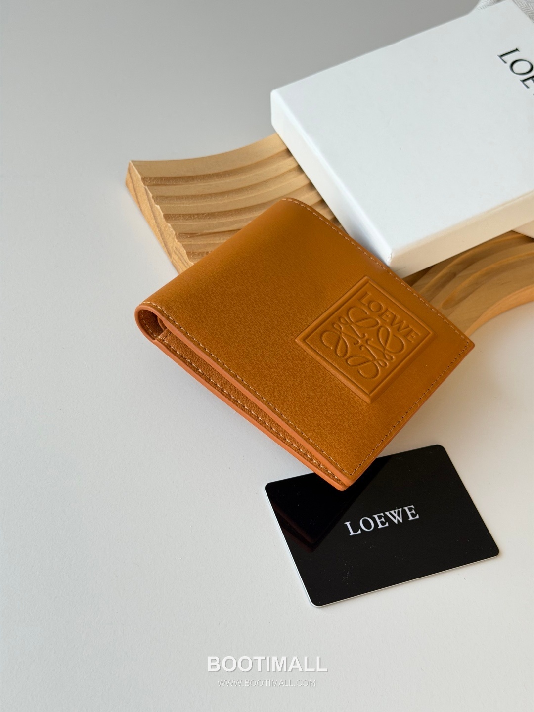 Loewe Puzzle Embossed Smooth Calfskin Bi-Fold Wallet 로에베 퍼즐 엠보싱 스무스 카프스킨 반지갑 L1139 11cm 4