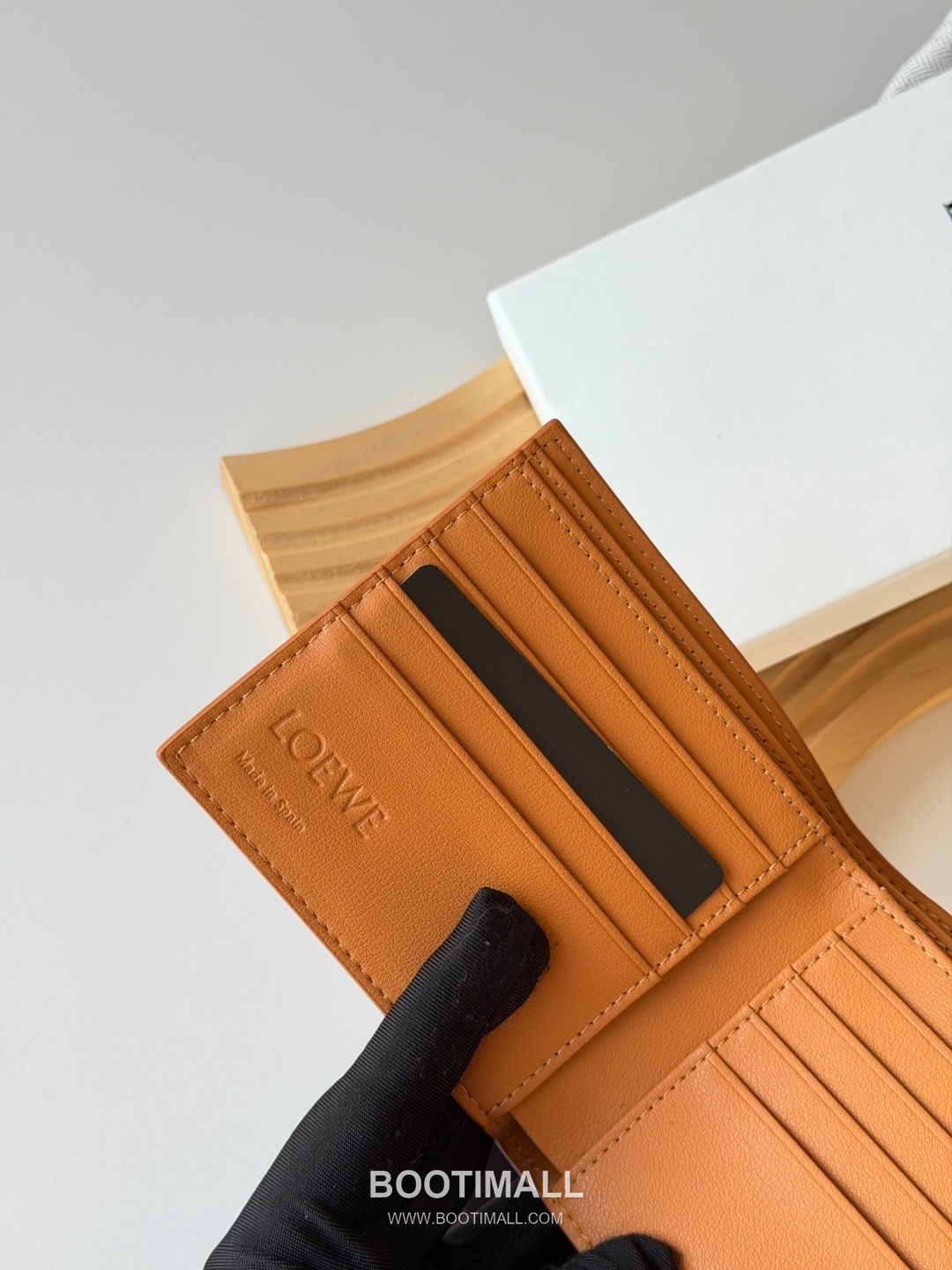 Loewe Puzzle Embossed Smooth Calfskin Bi-Fold Wallet 로에베 퍼즐 엠보싱 스무스 카프스킨 반지갑 L1139 11cm 6