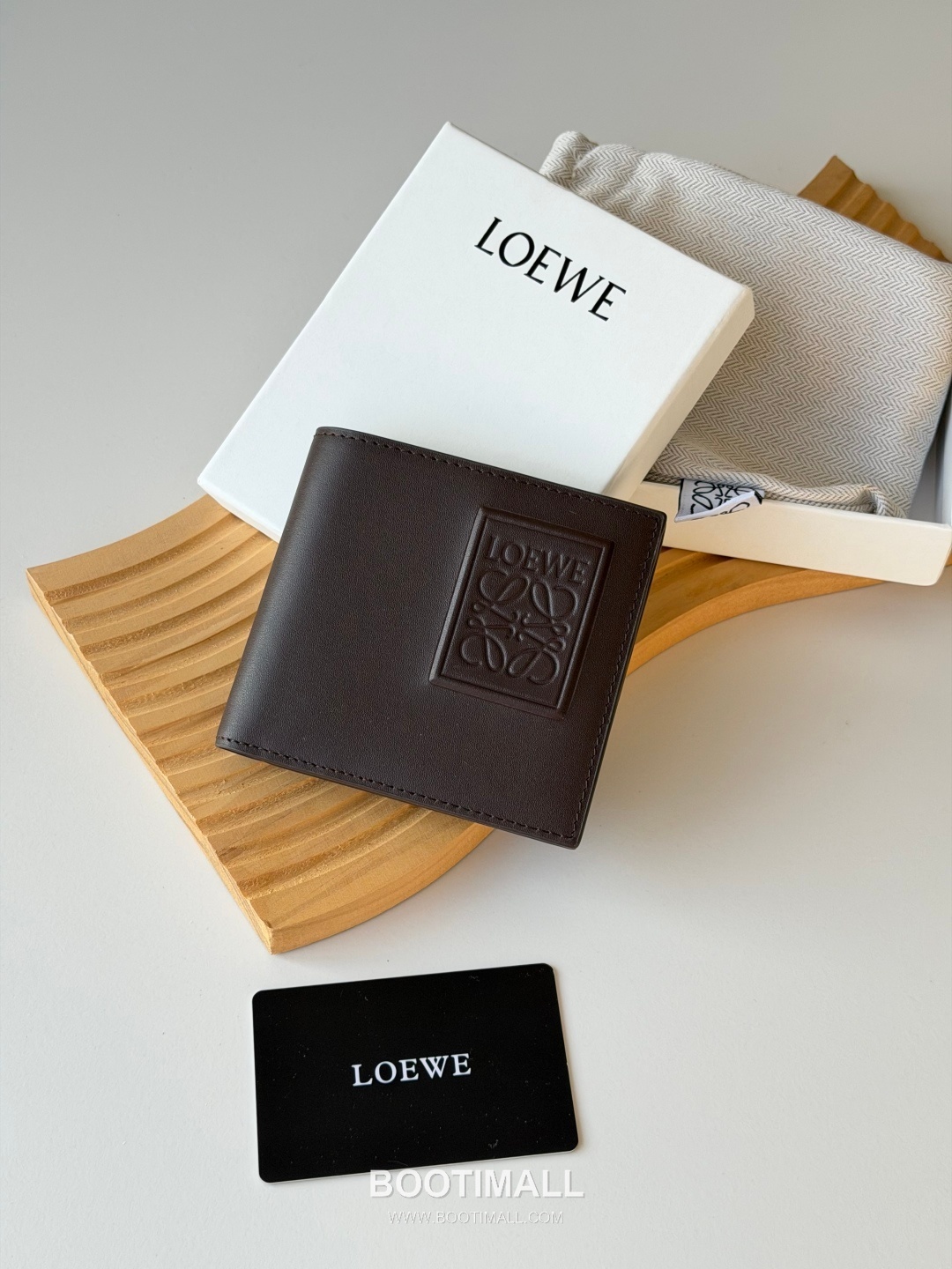 Loewe Puzzle Embossed Smooth Calfskin Bi-Fold Wallet 로에베 퍼즐 엠보싱 스무스 카프스킨 반지갑 L1139 11cm 1