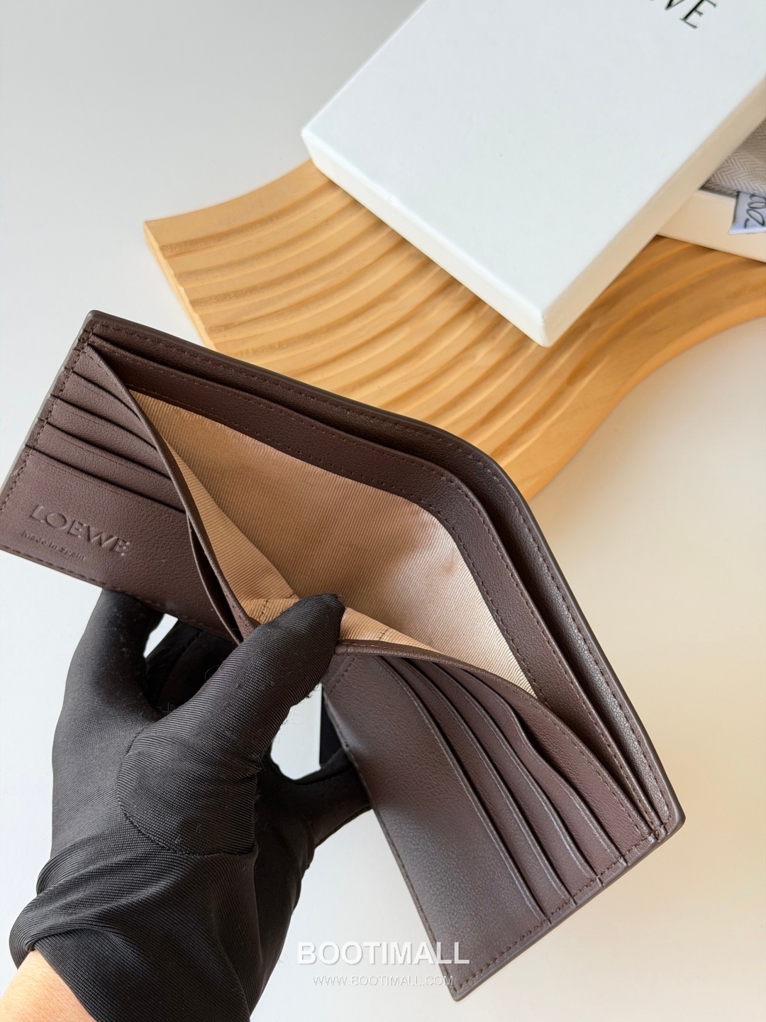 Loewe Puzzle Embossed Smooth Calfskin Bi-Fold Wallet 로에베 퍼즐 엠보싱 스무스 카프스킨 반지갑 L1139 11cm 9